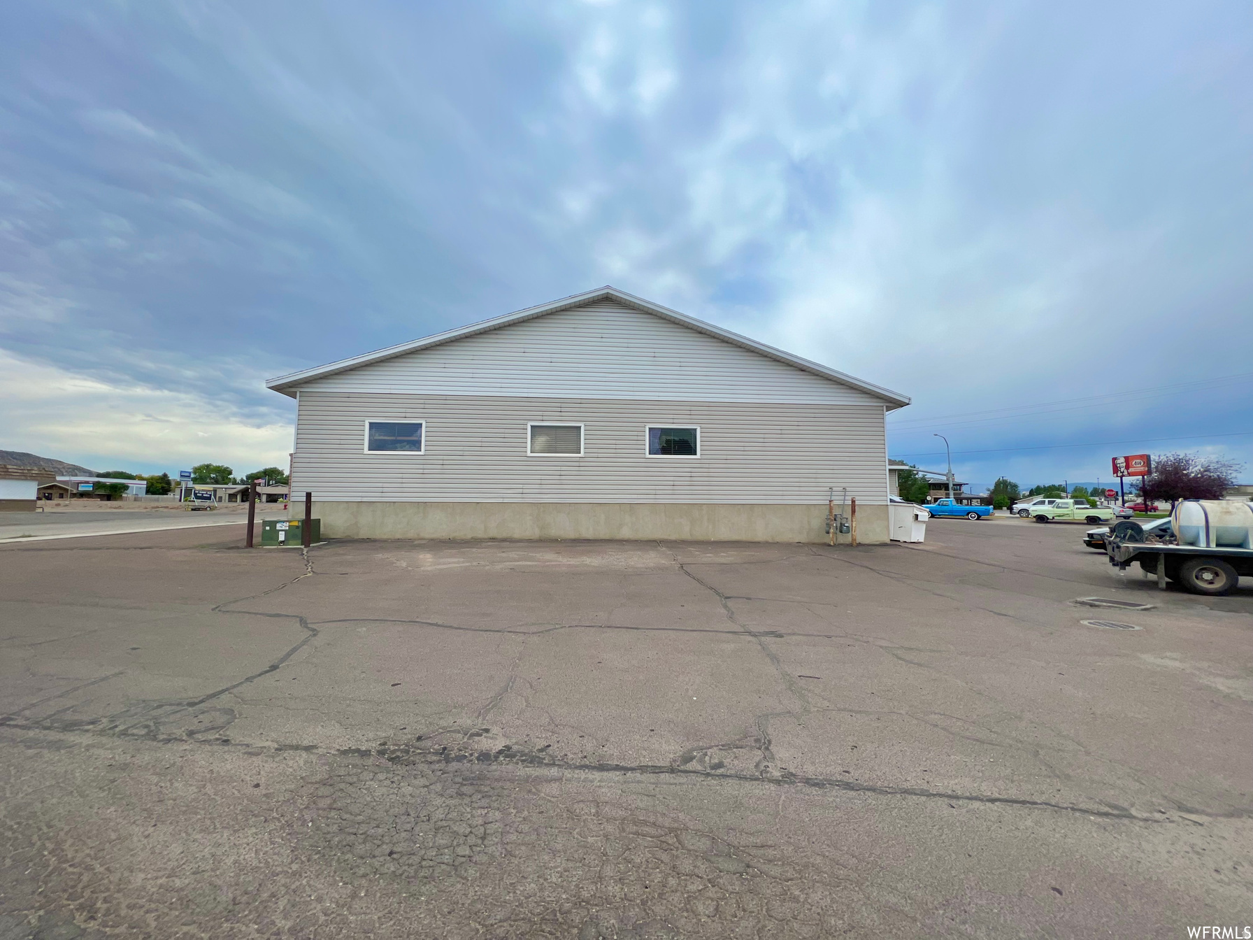 main property photo 14