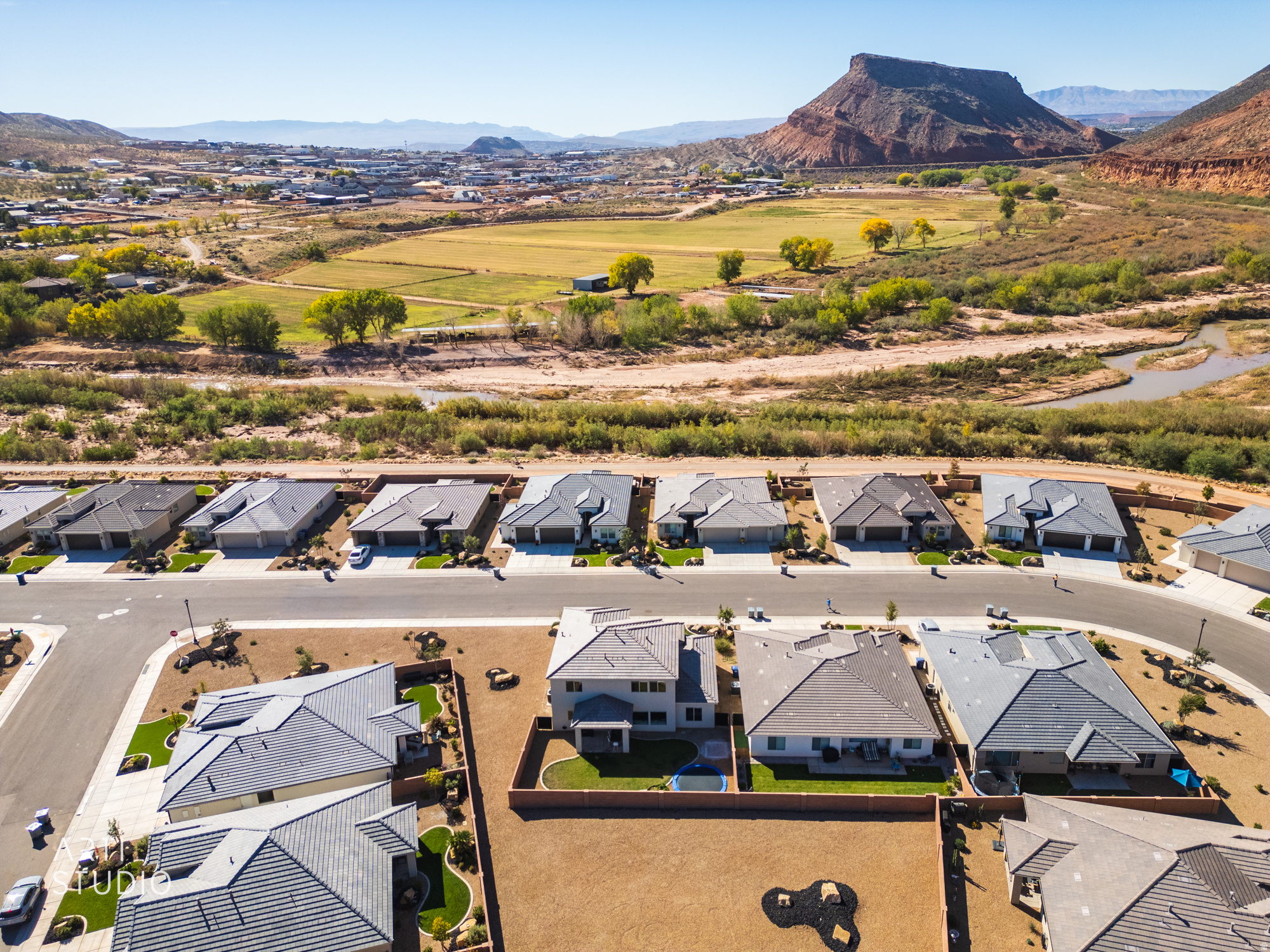 main property photo 32