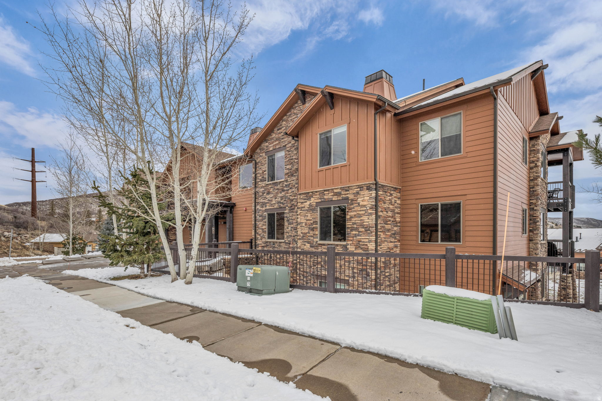 main property photo 23