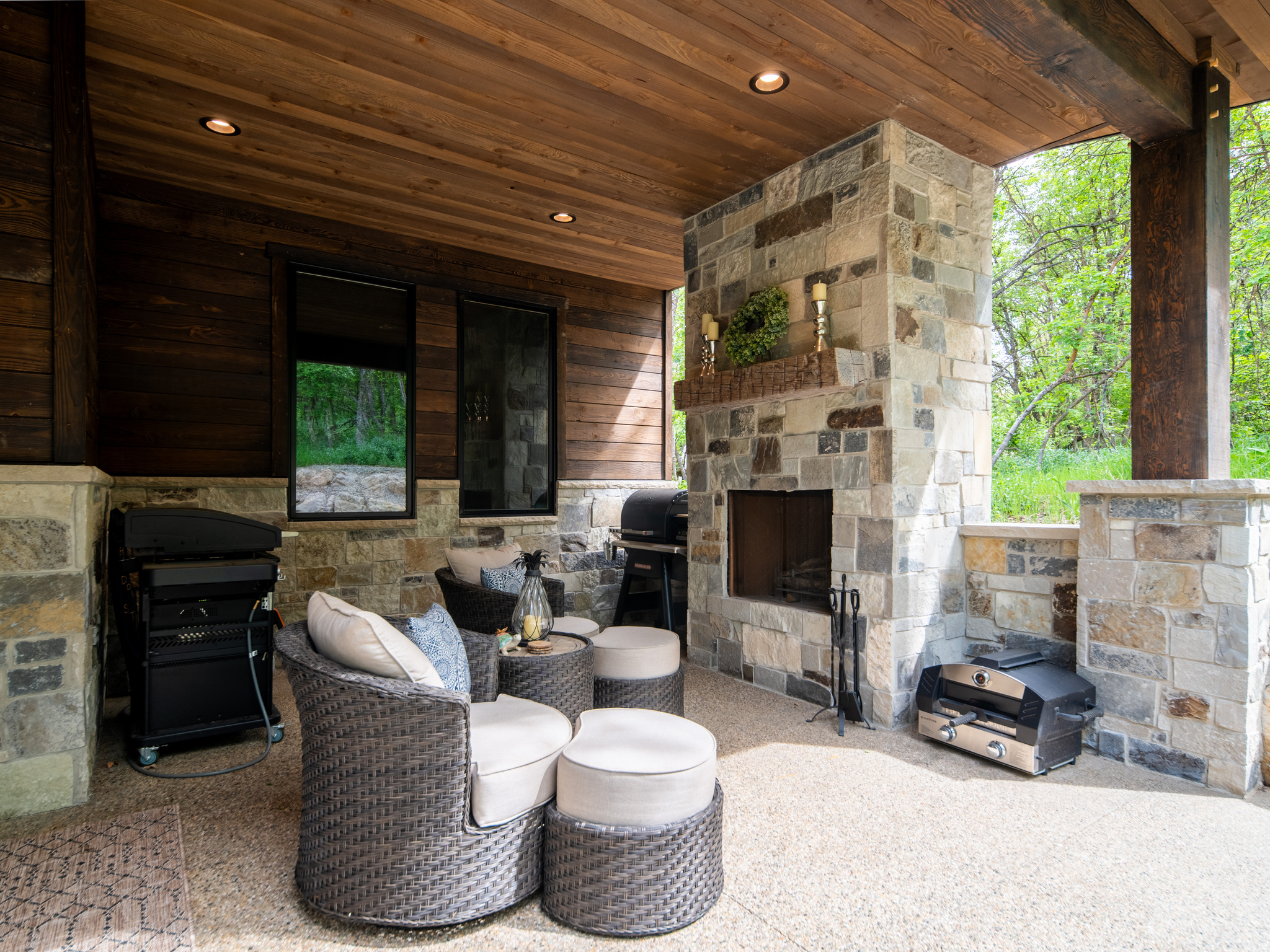 main property photo 78