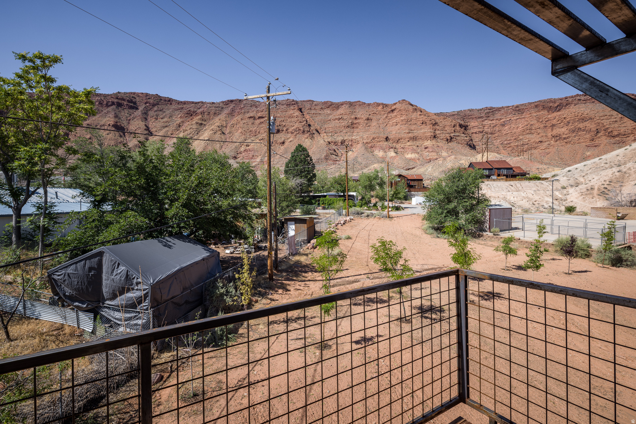 main property photo 11