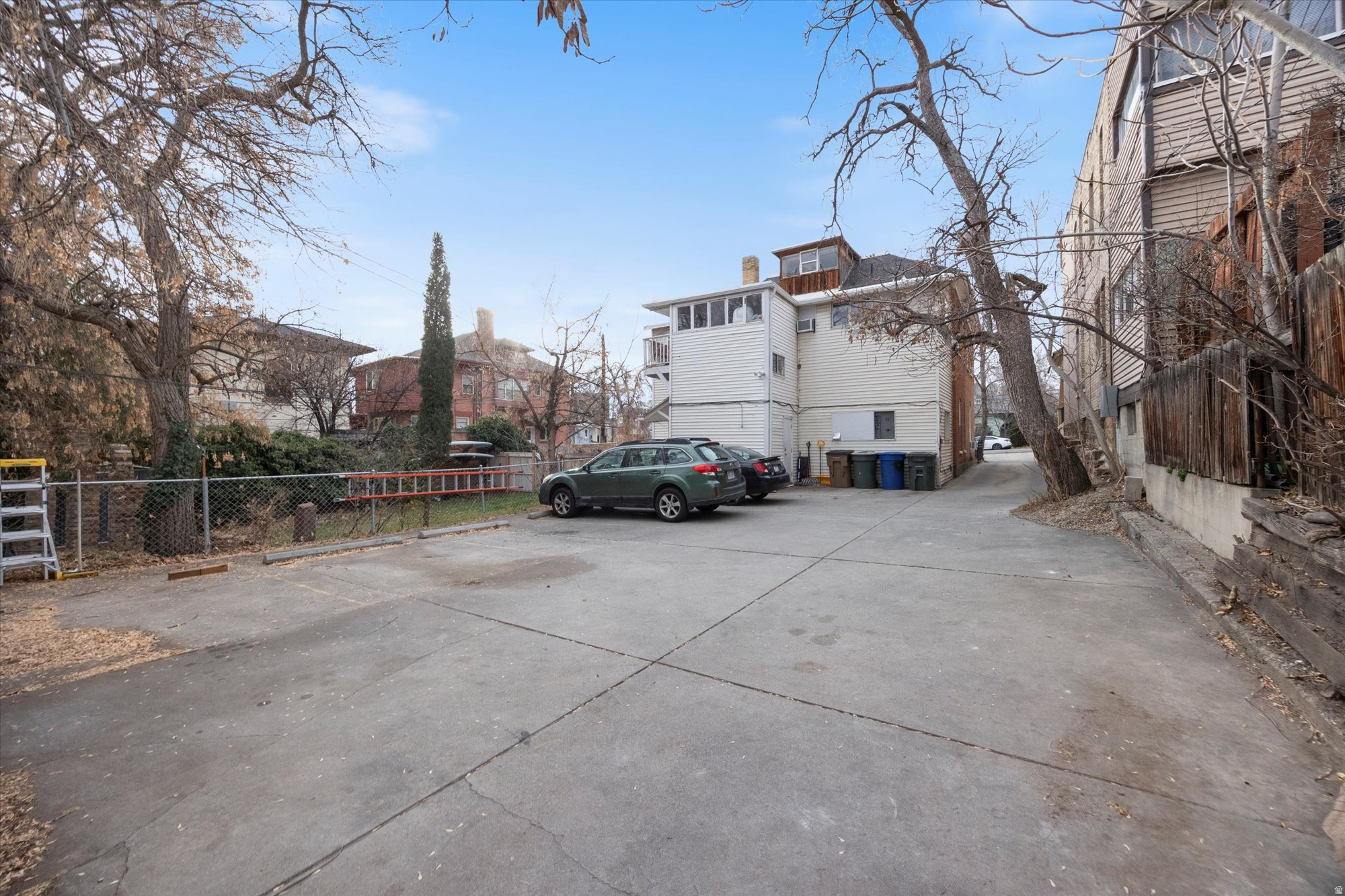 main property photo 50