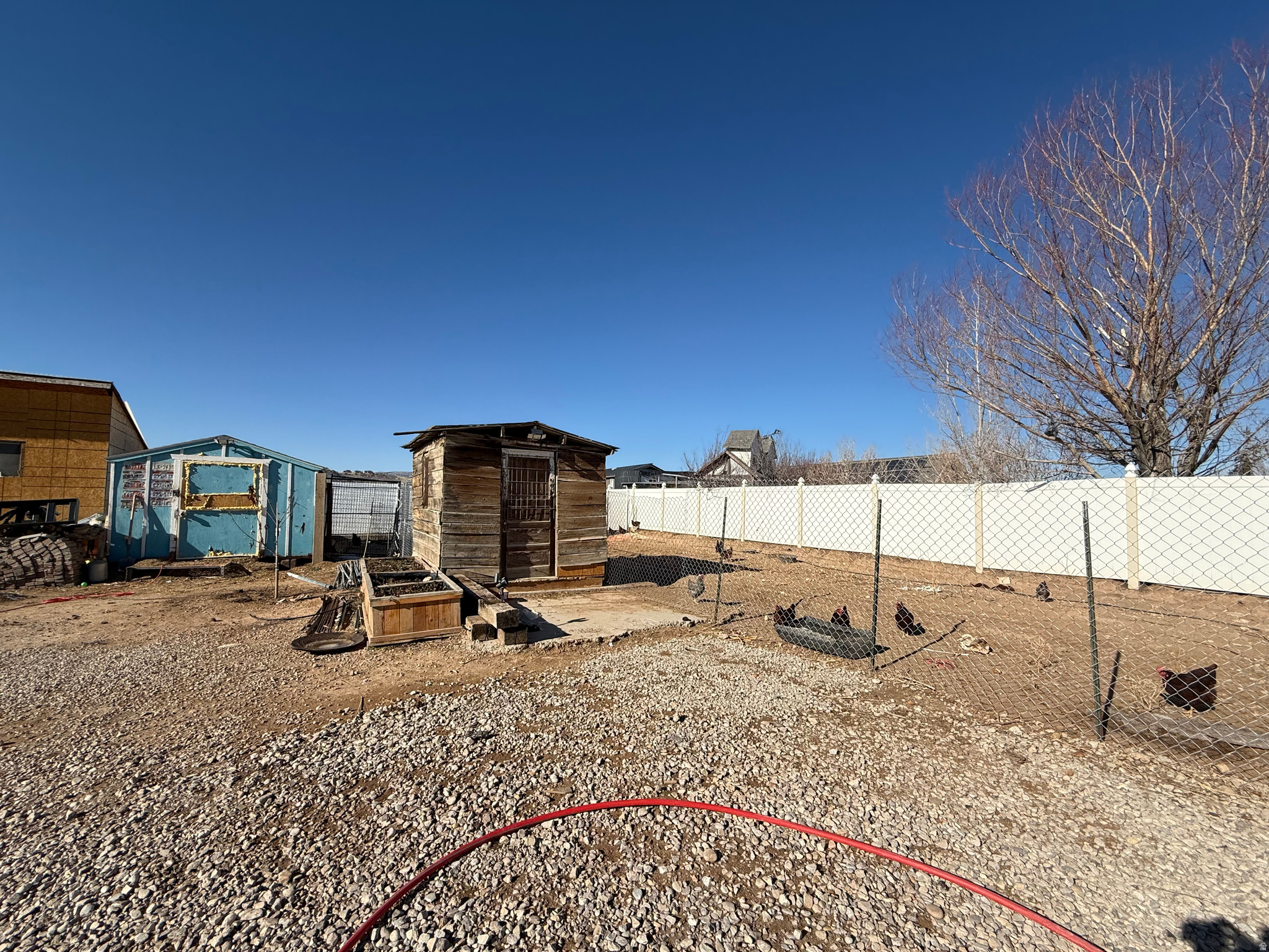 main property photo 33