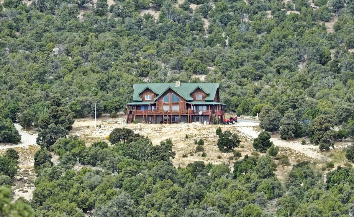 main property photo 32