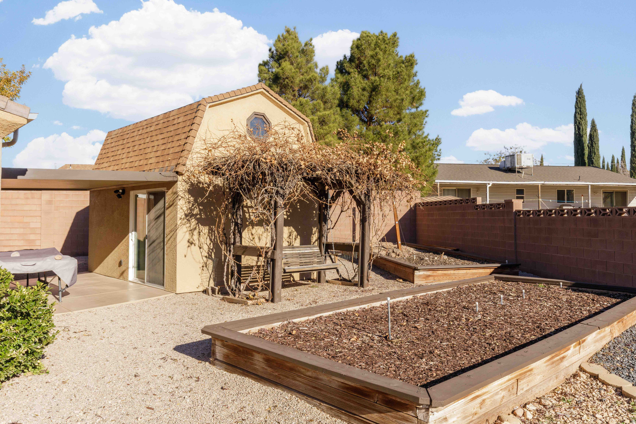 main property photo 28
