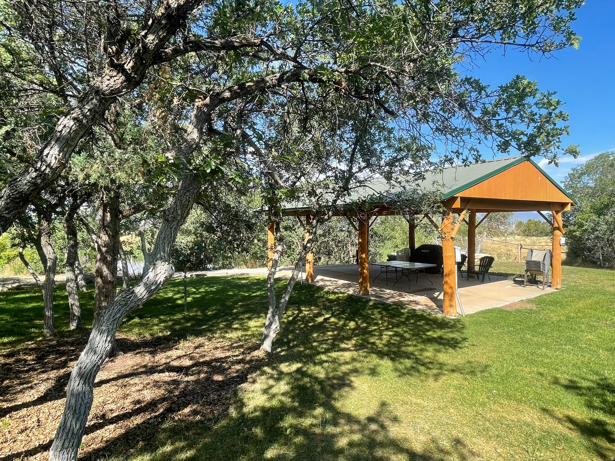 main property photo 9