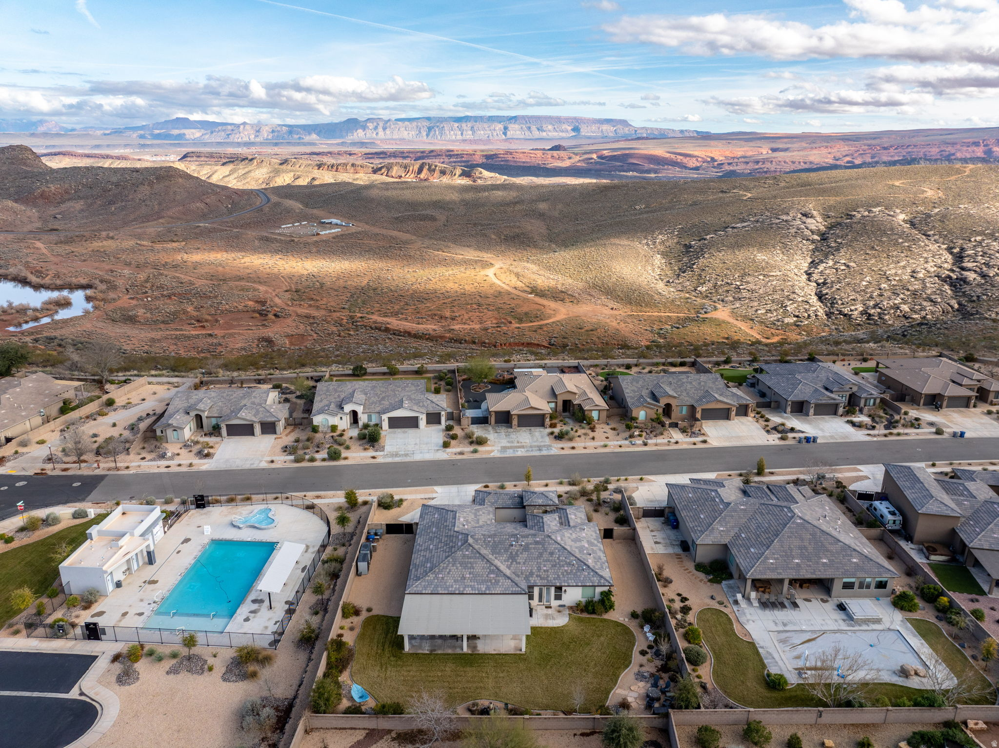 main property photo 40