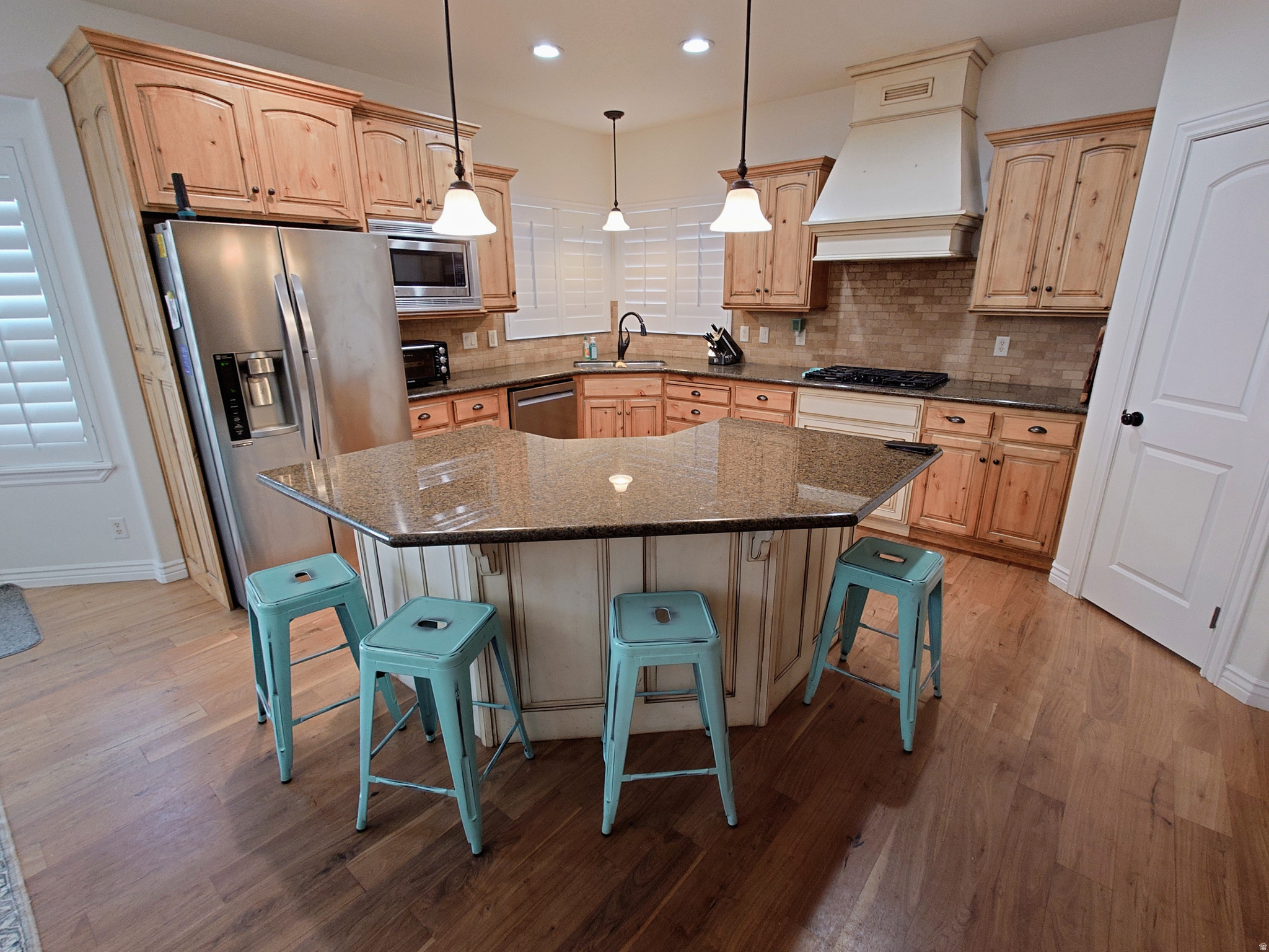 main property photo 4