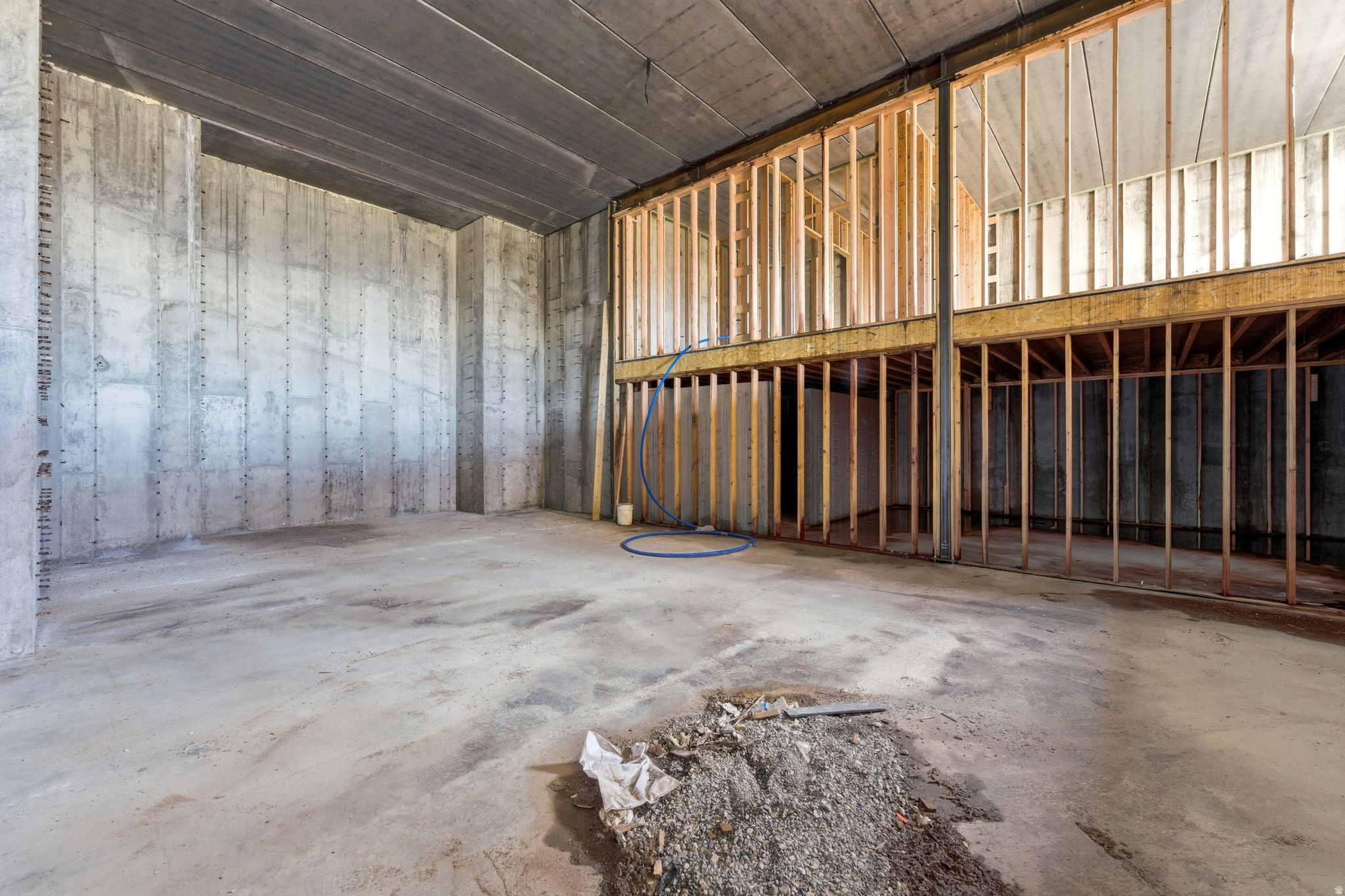 main property photo 78