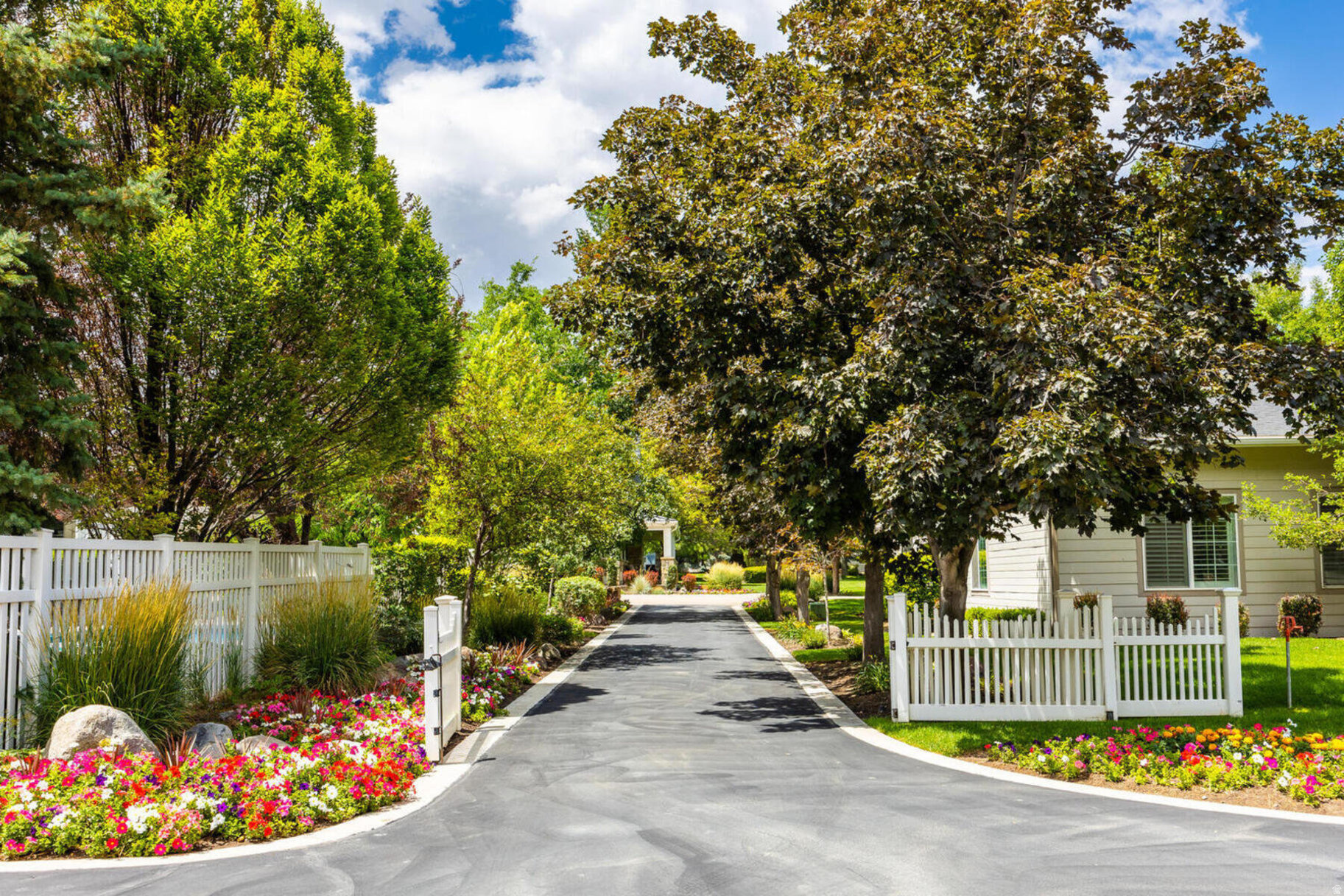 main property photo 123