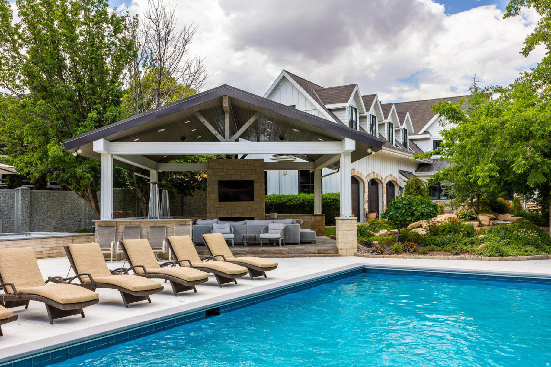 main property photo 80