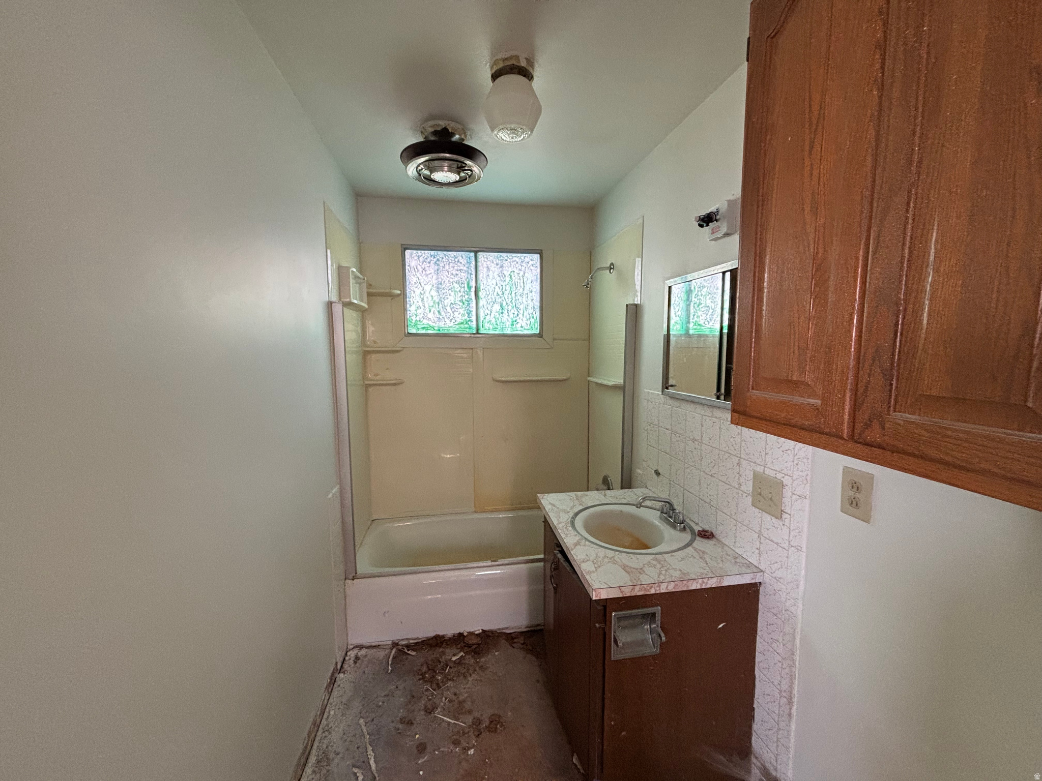 main property photo 78
