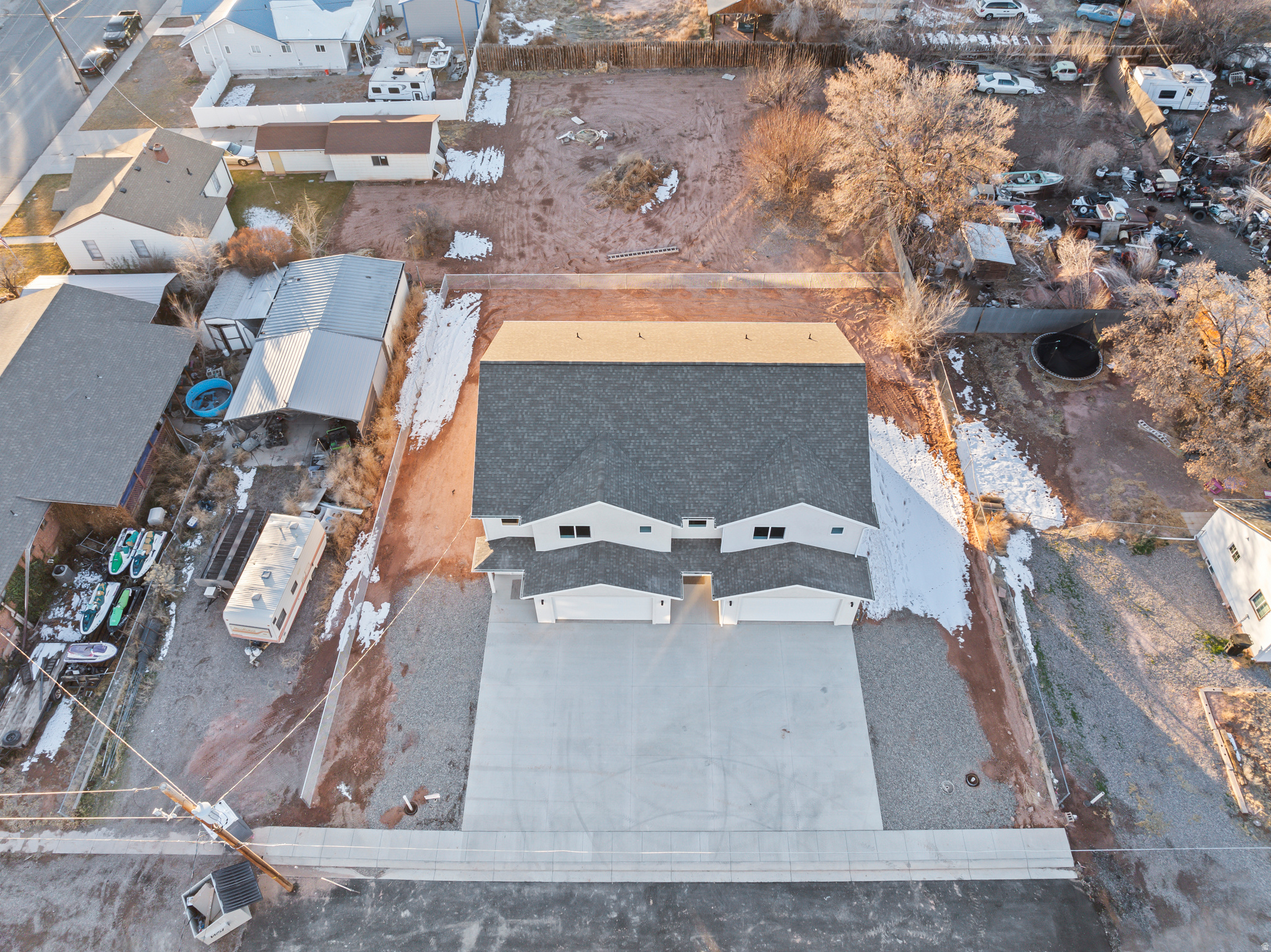 main property photo 40