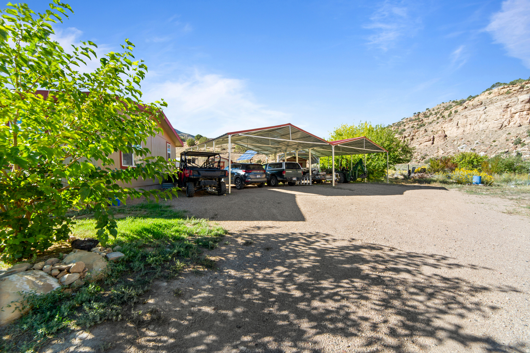 main property photo 11