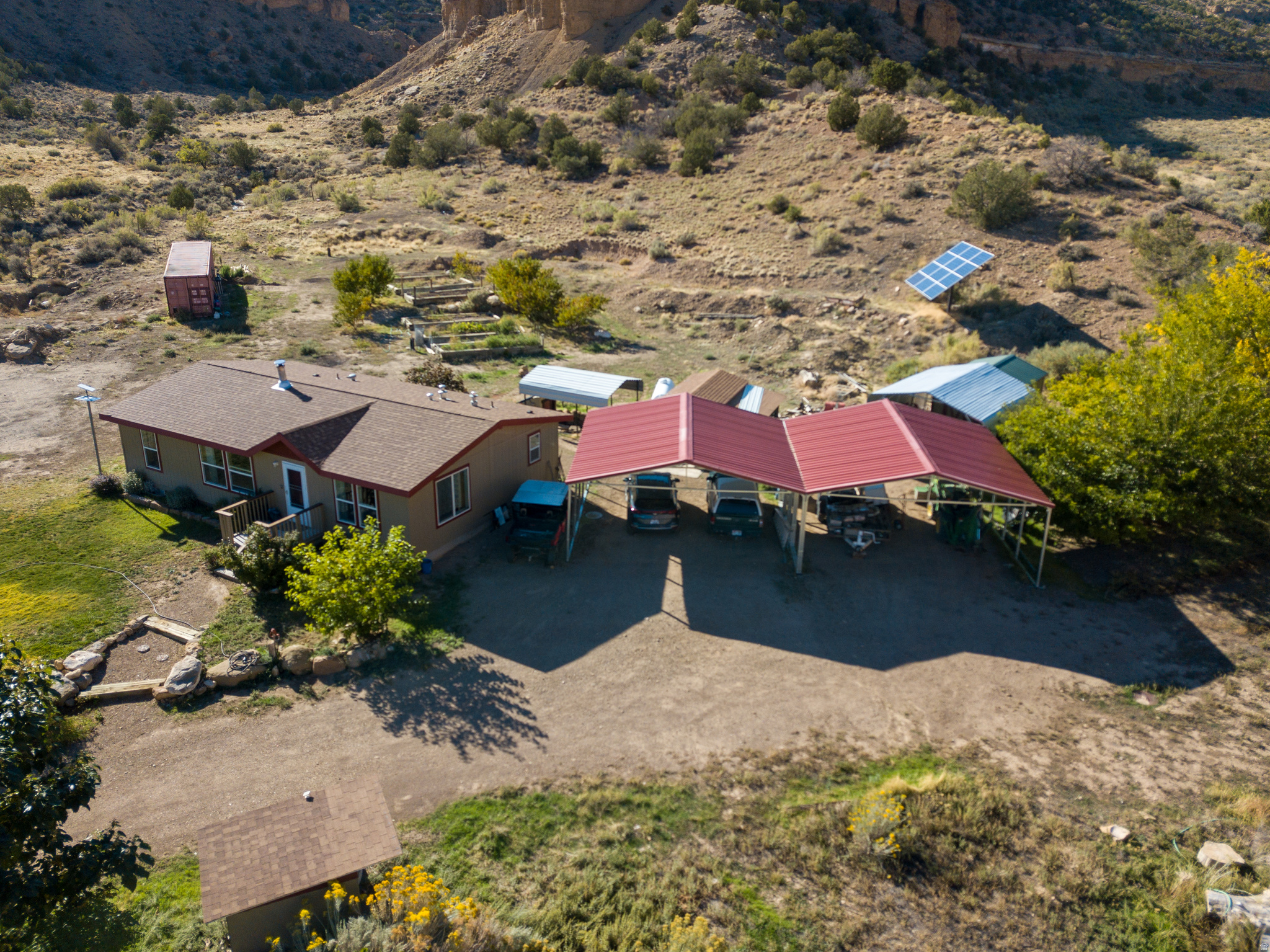 main property photo 28
