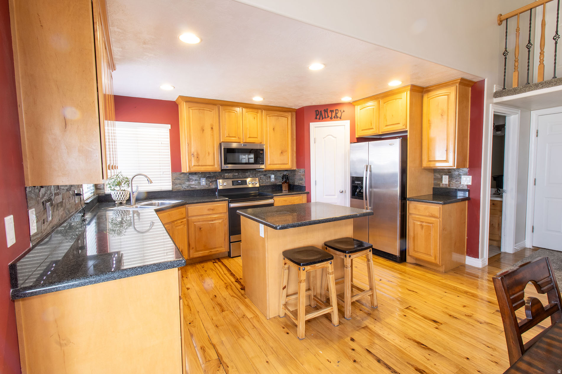 main property photo 5