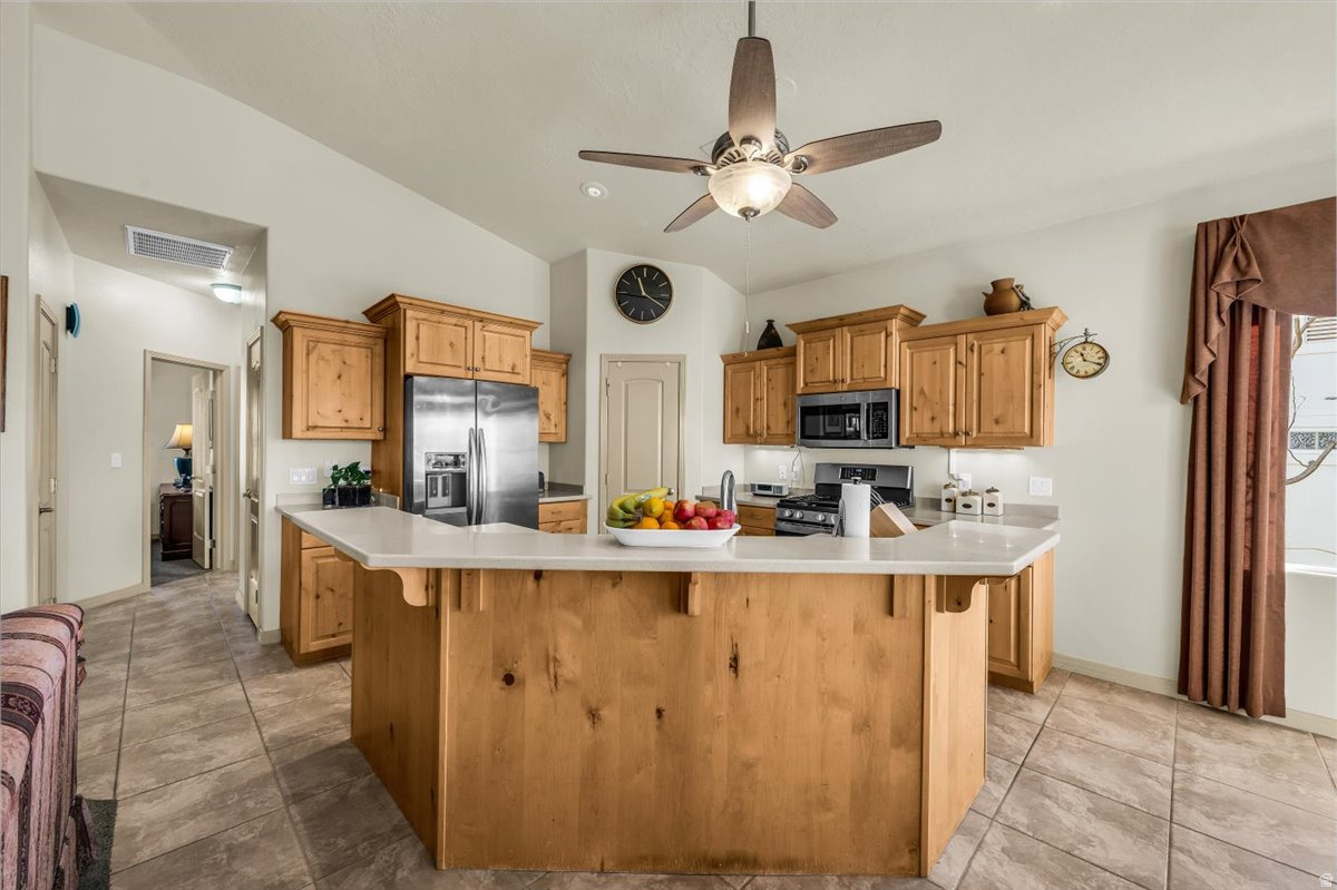 main property photo 6