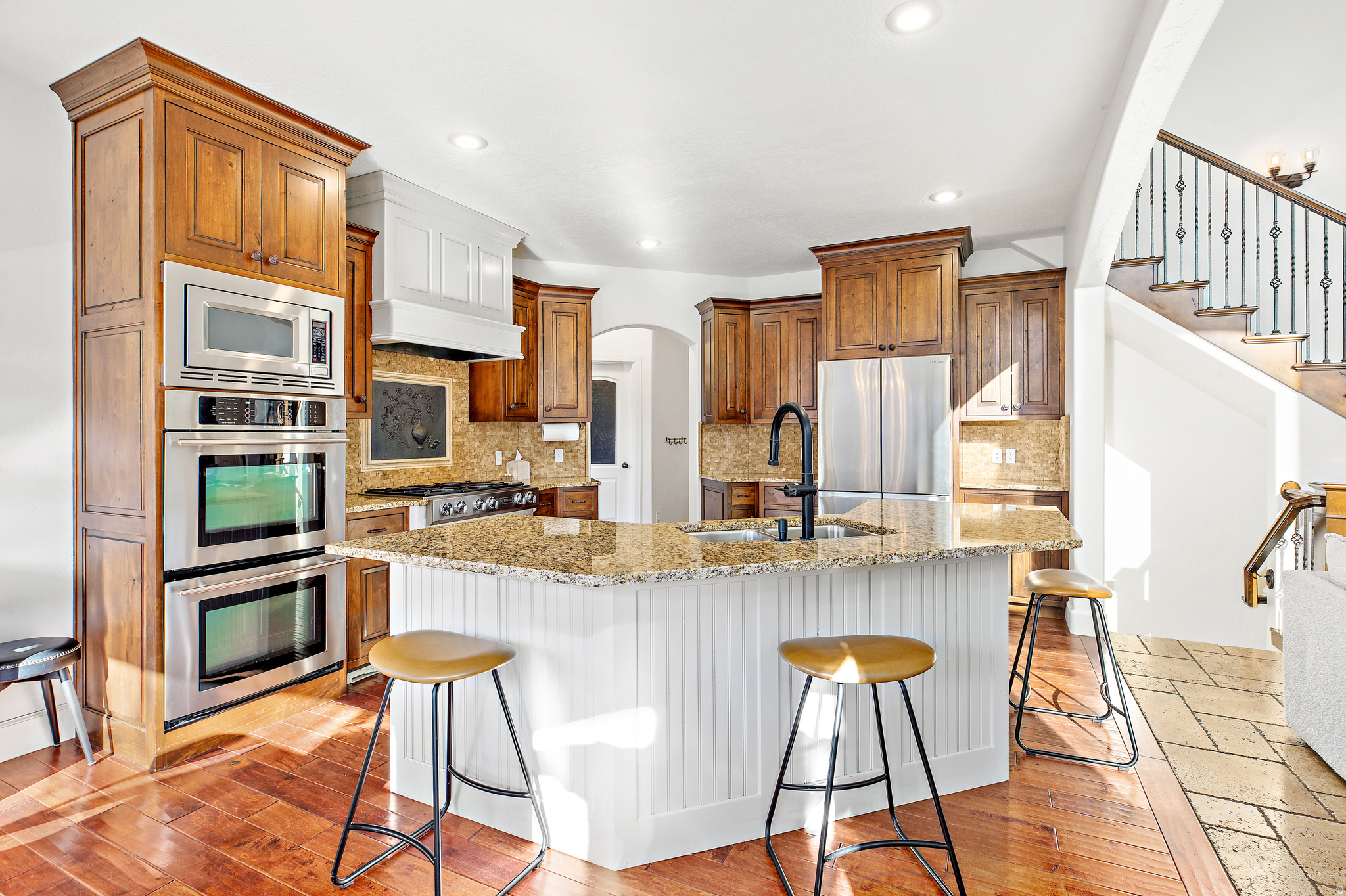 main property photo 16