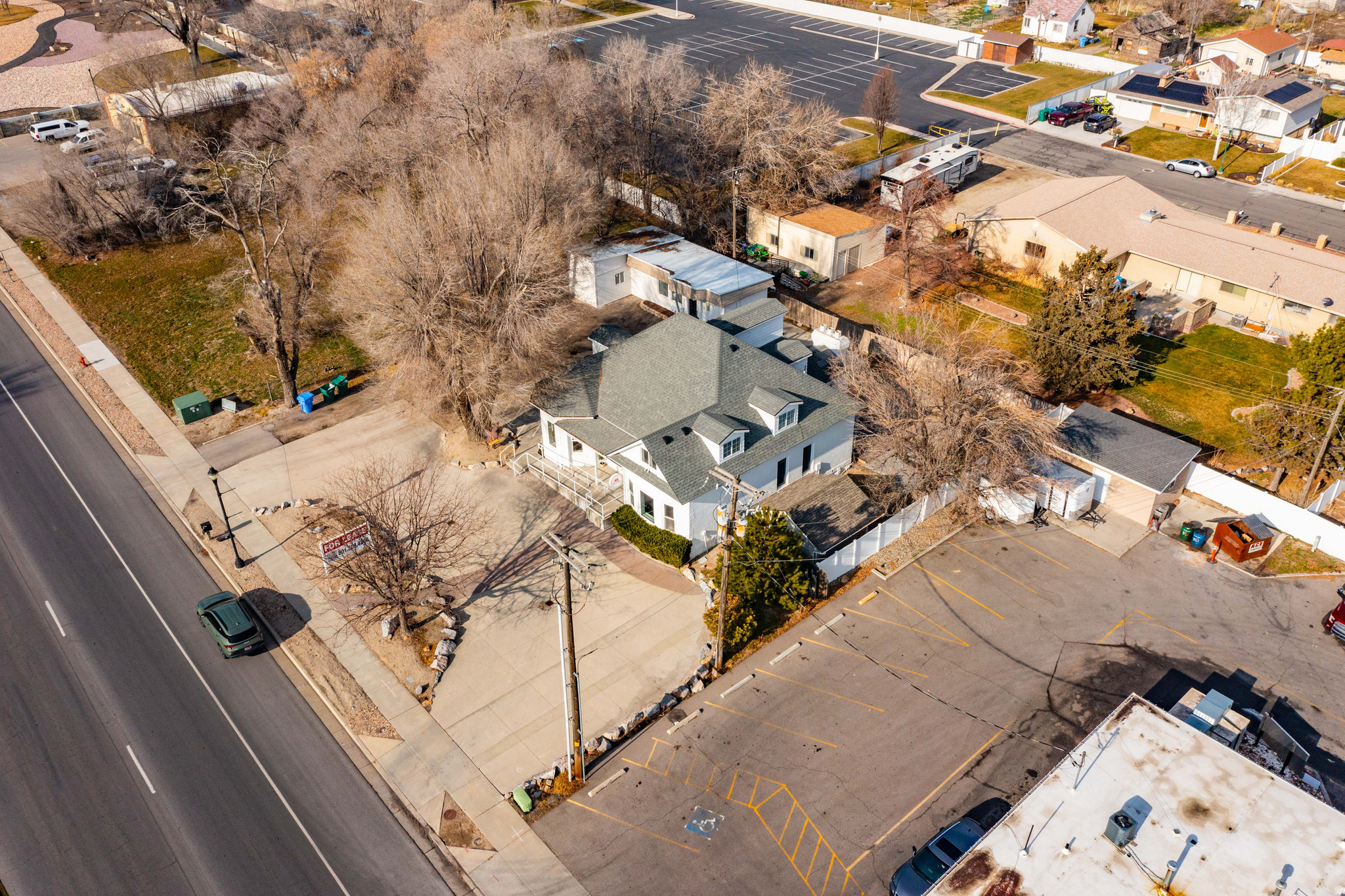 main property photo 32