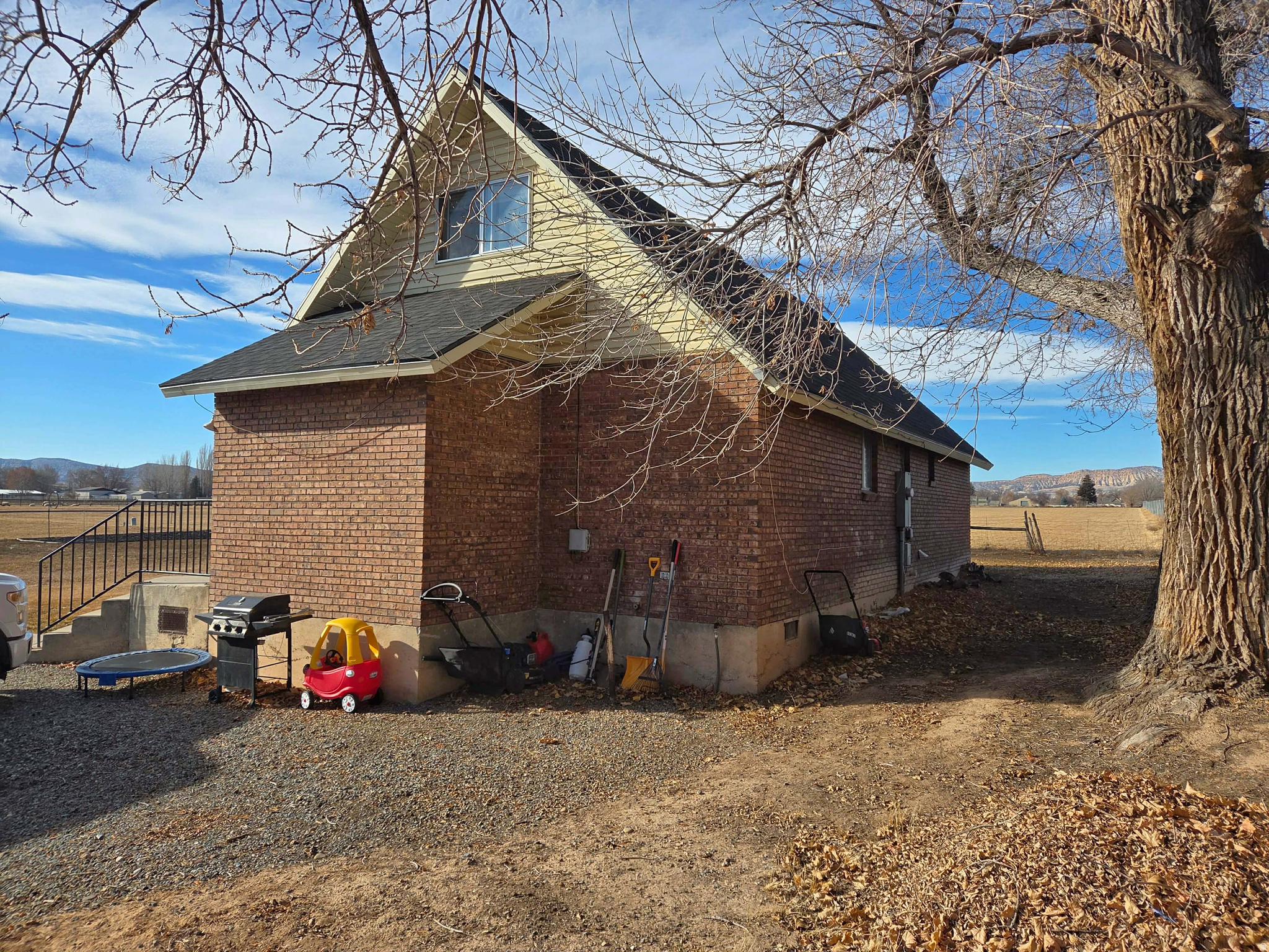 main property photo 9