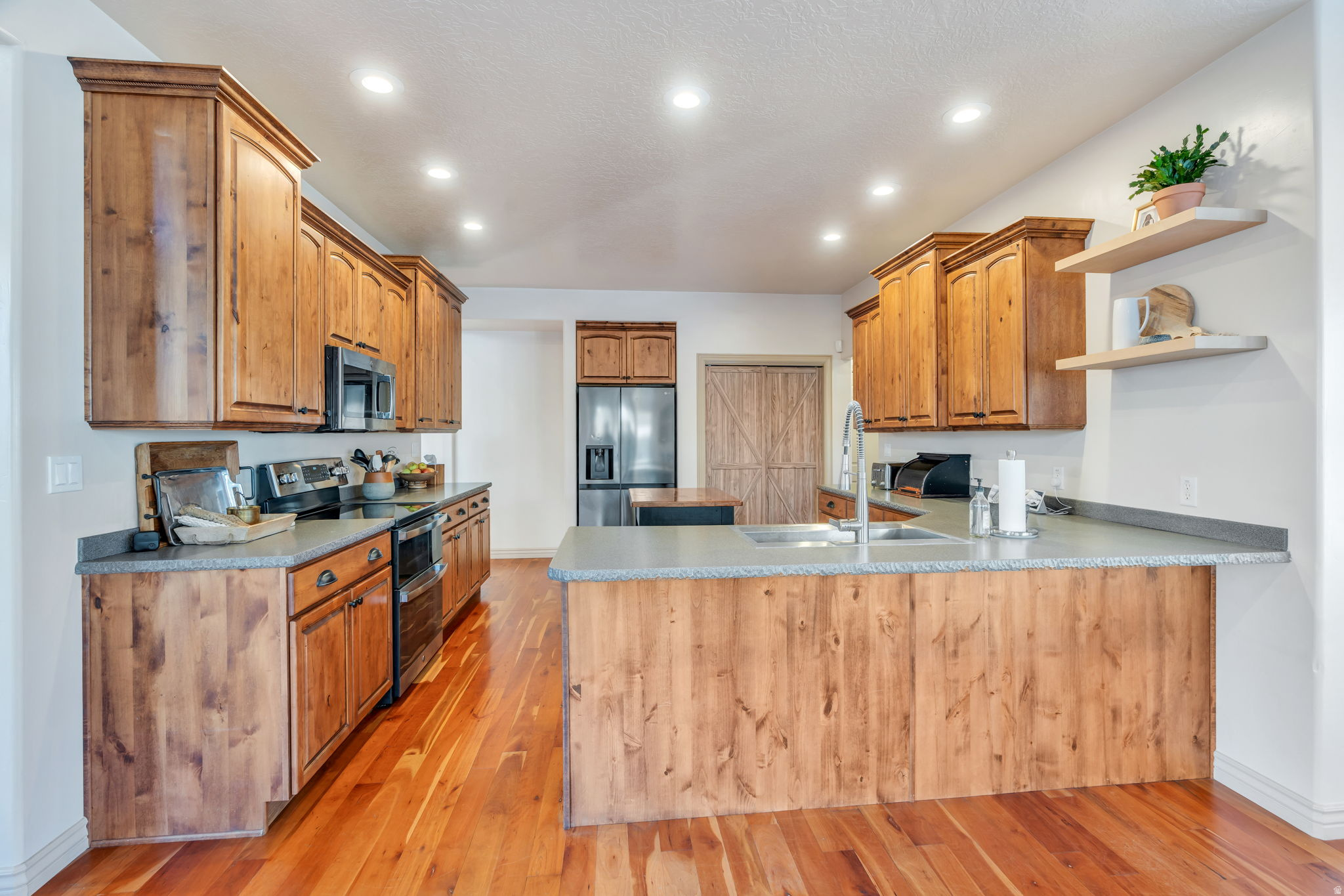main property photo 15