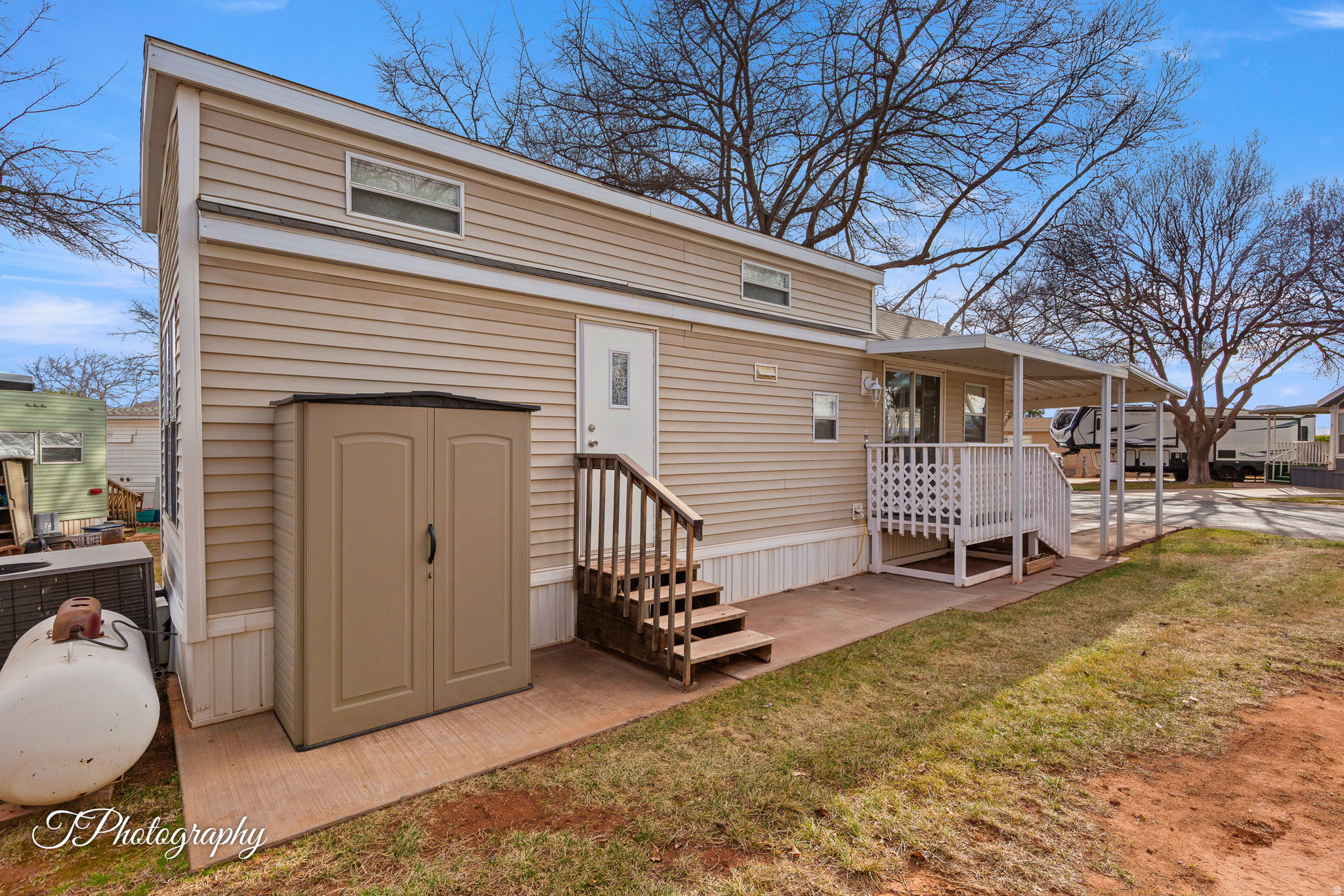 main property photo 17