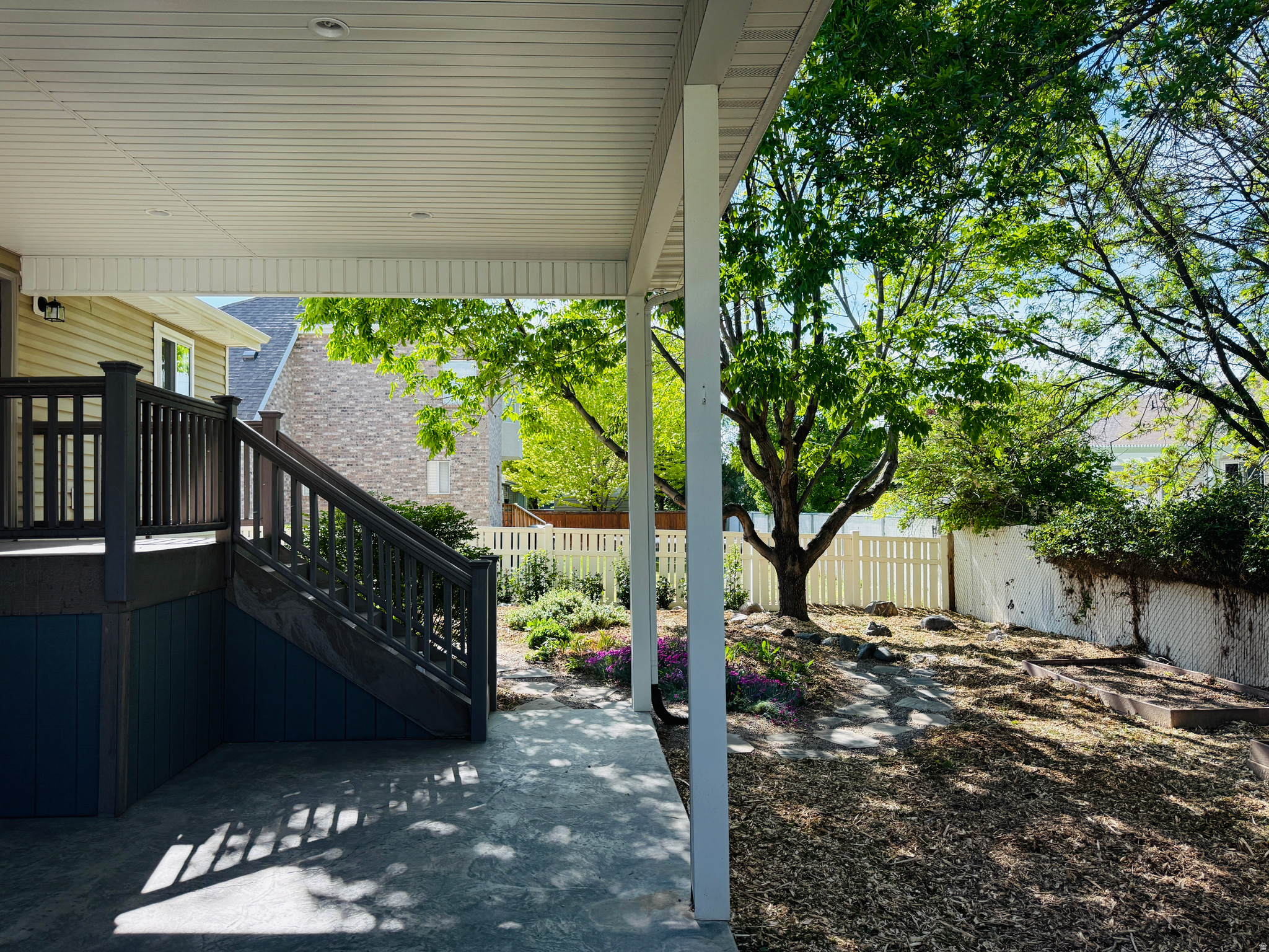 main property photo 25
