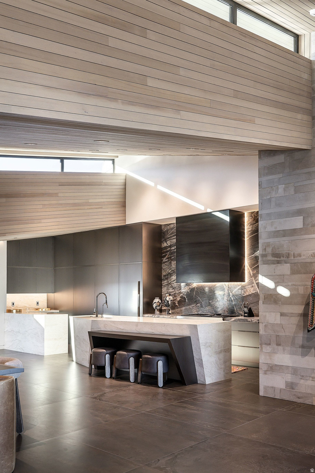 main property photo 78