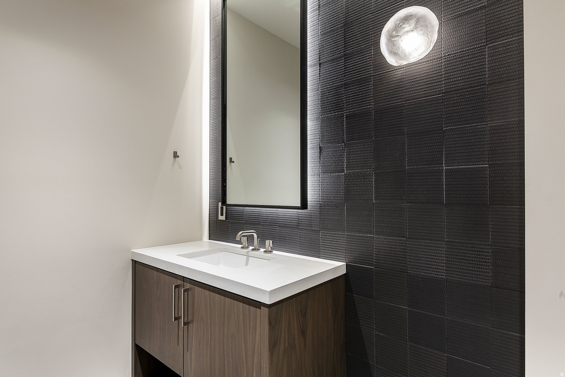main property photo 87