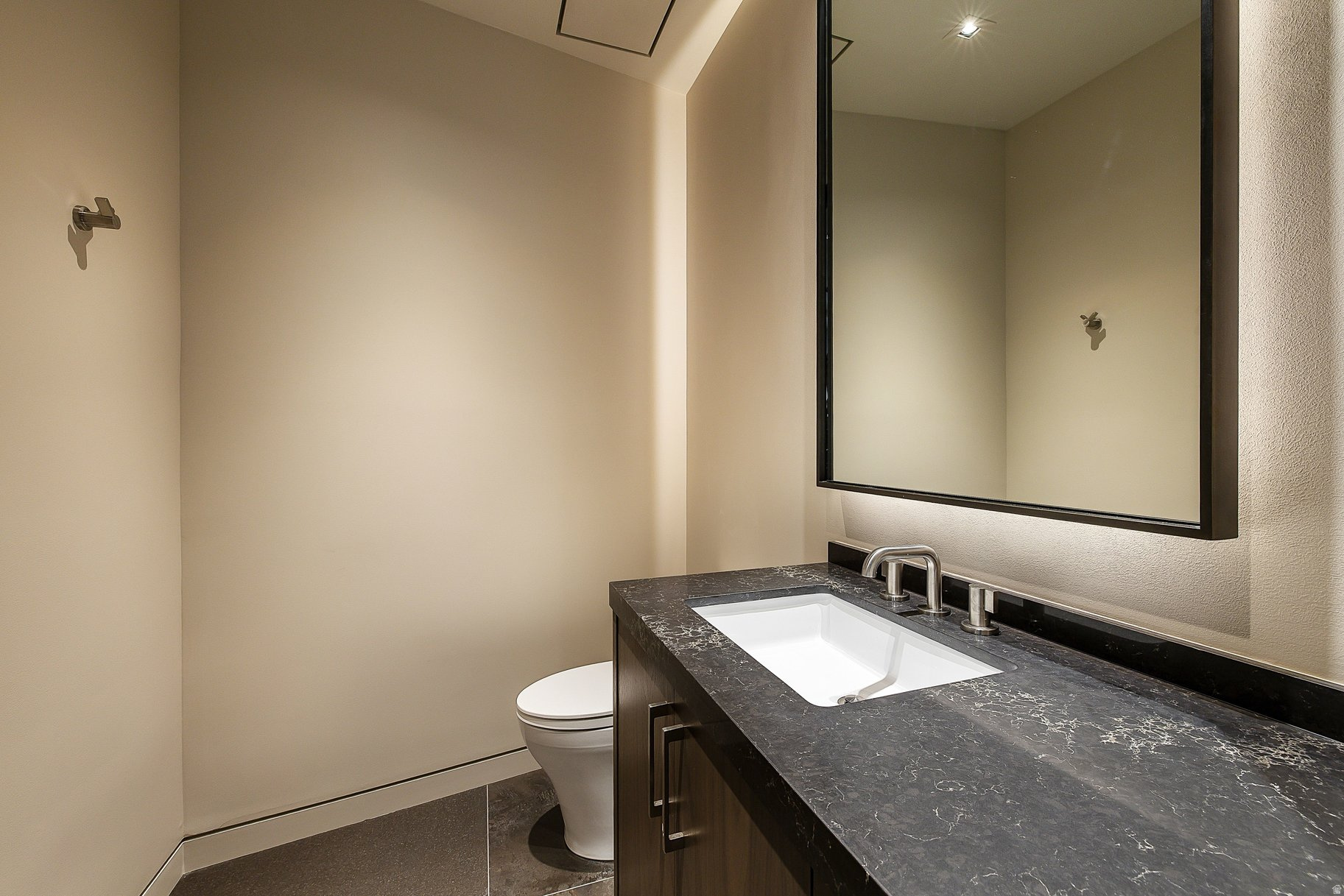 main property photo 90