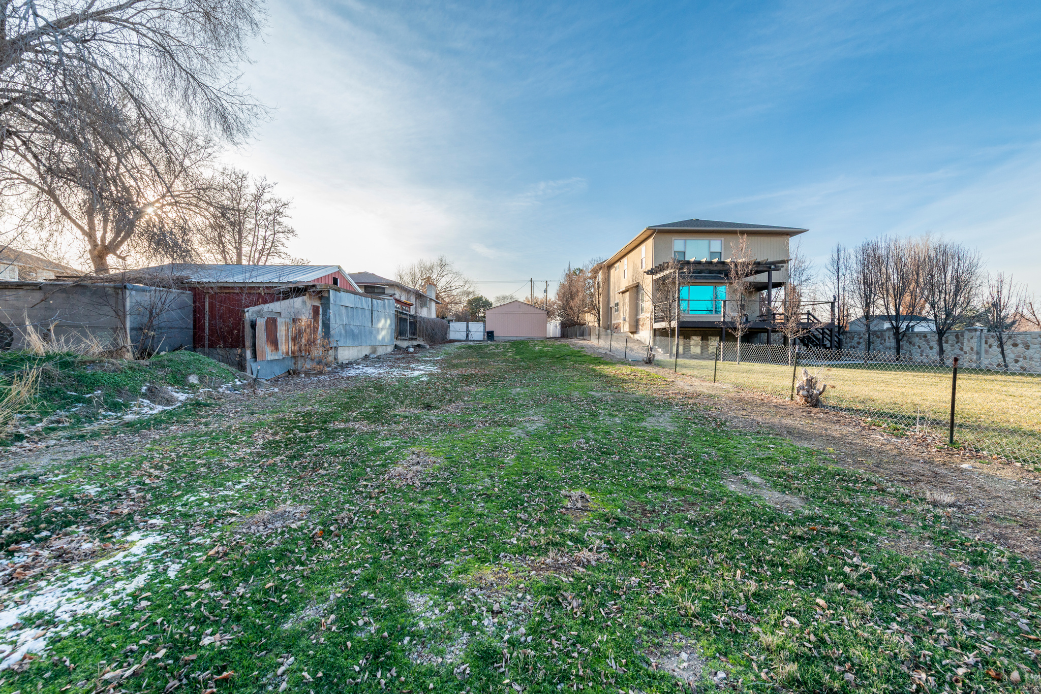 main property photo 16