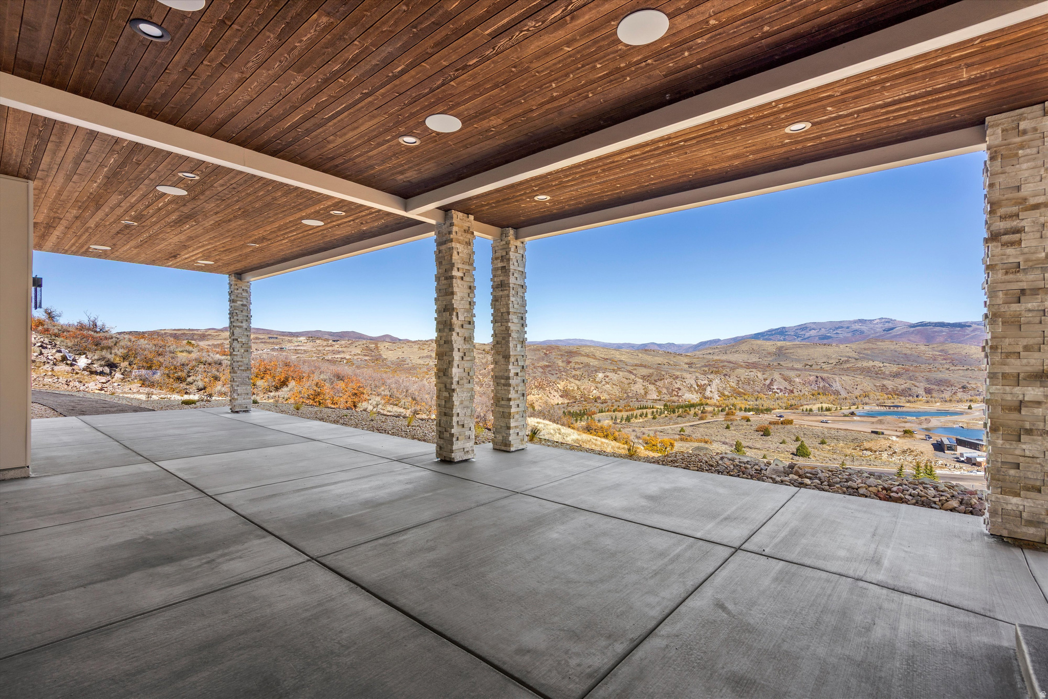 main property photo 76