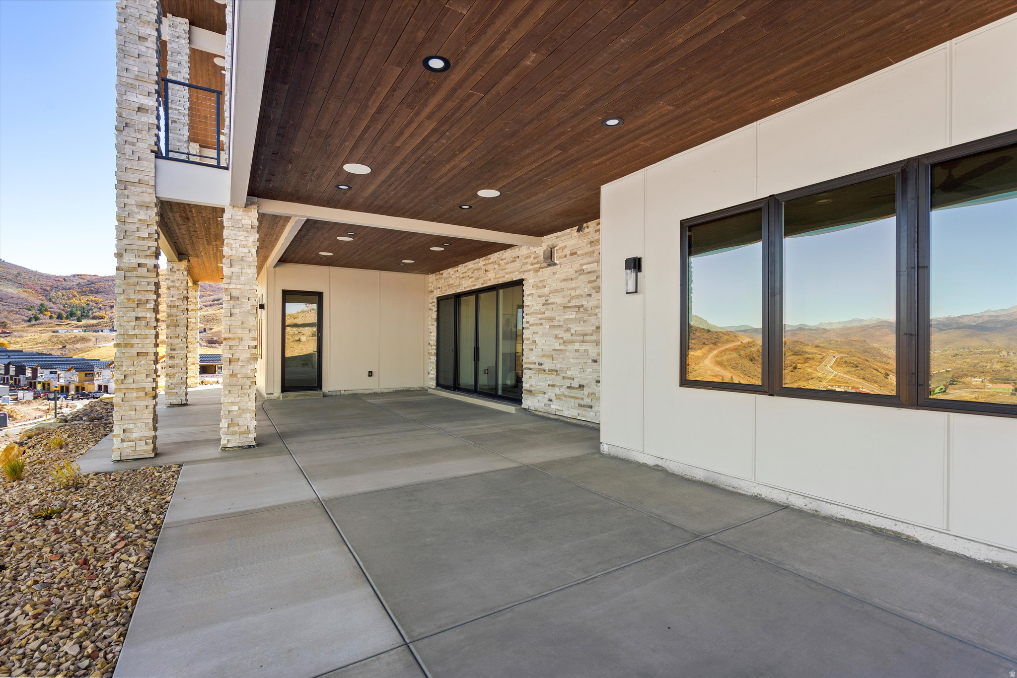 main property photo 77