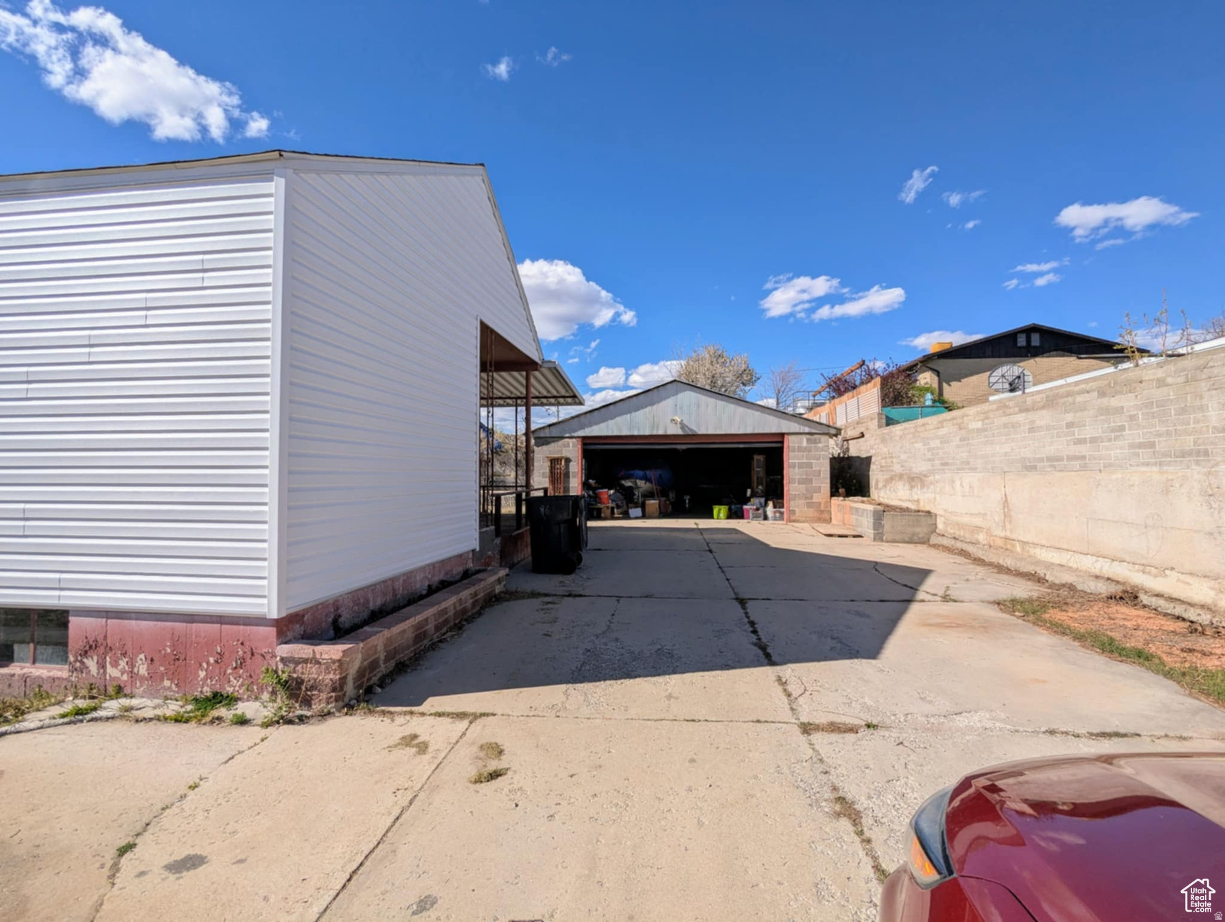 main property photo 6