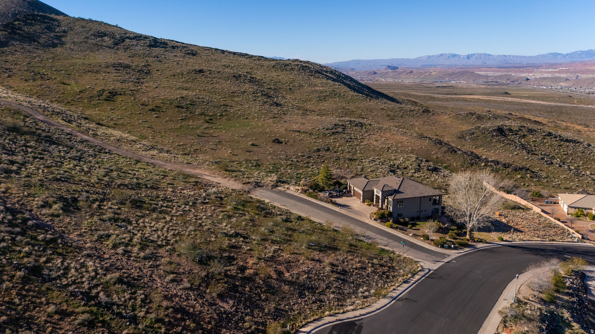 main property photo 14