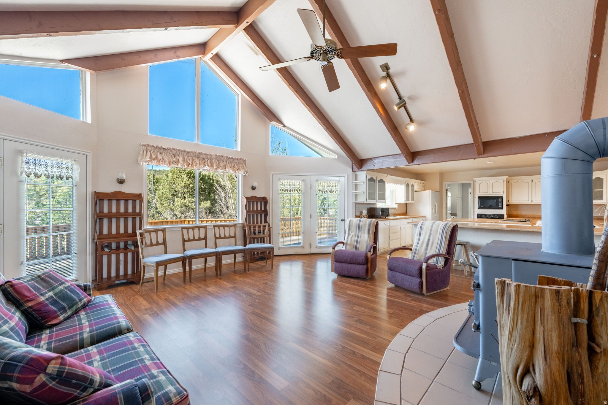 main property photo 8