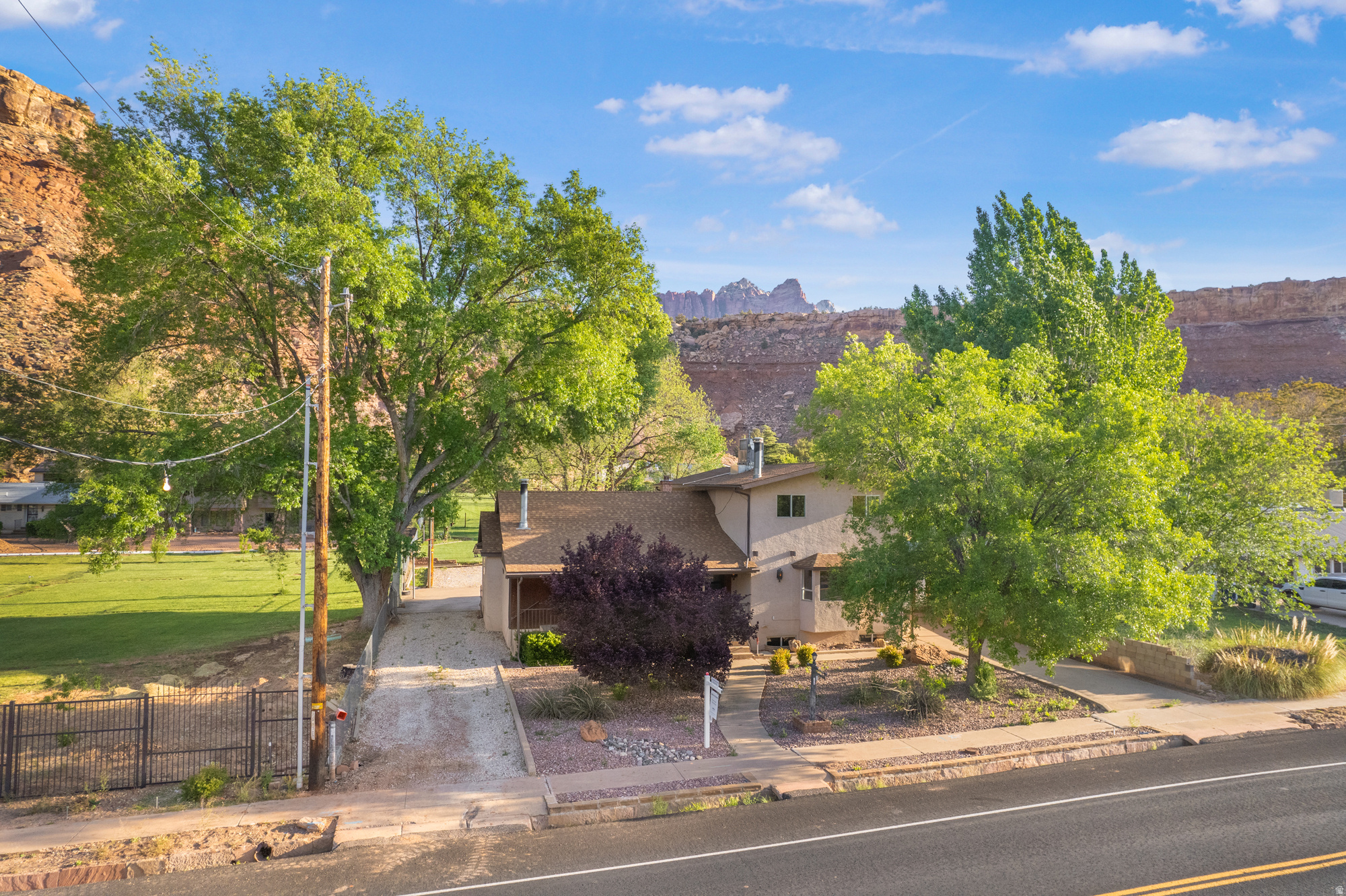 main property photo 4