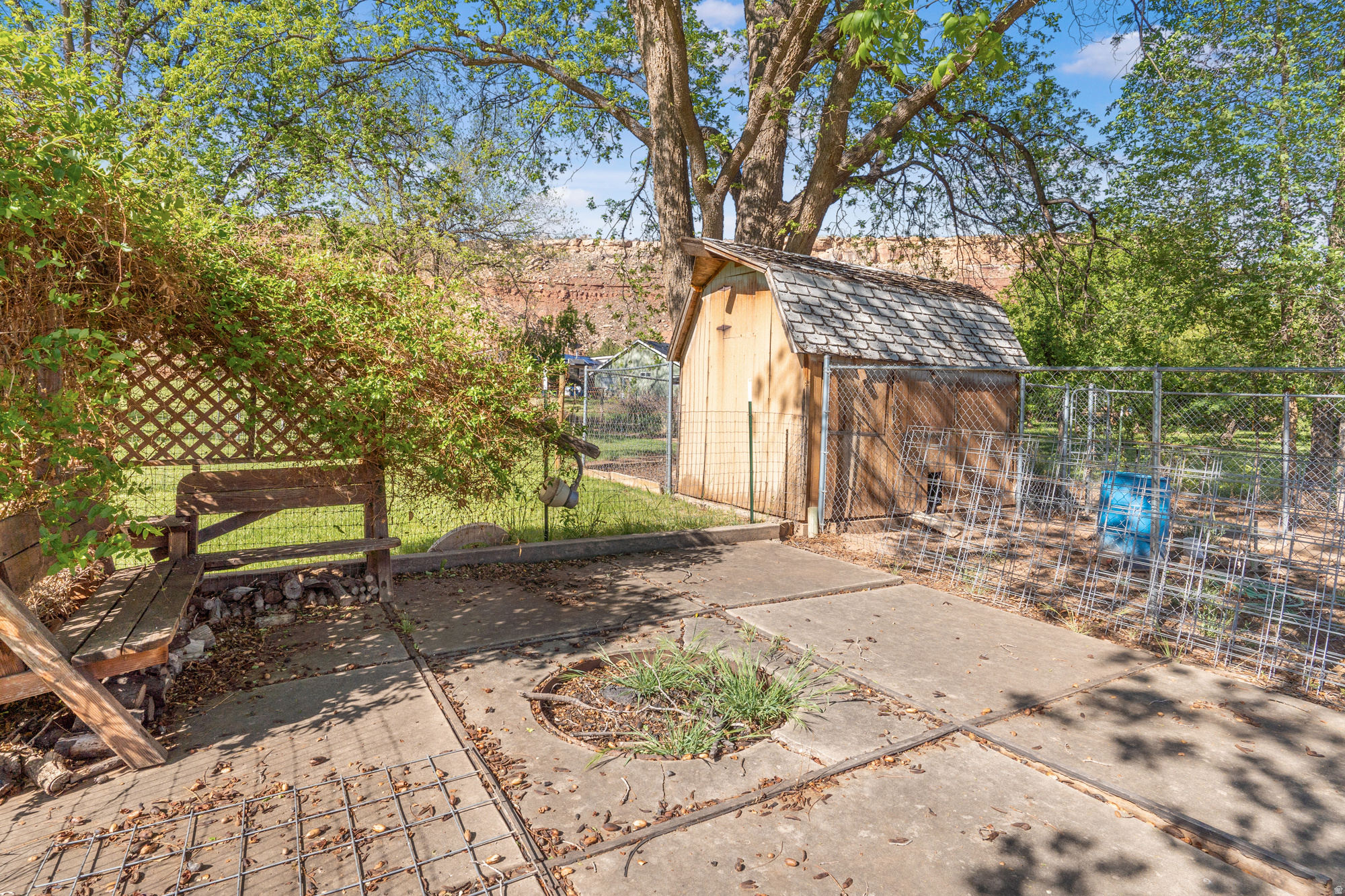 main property photo 78