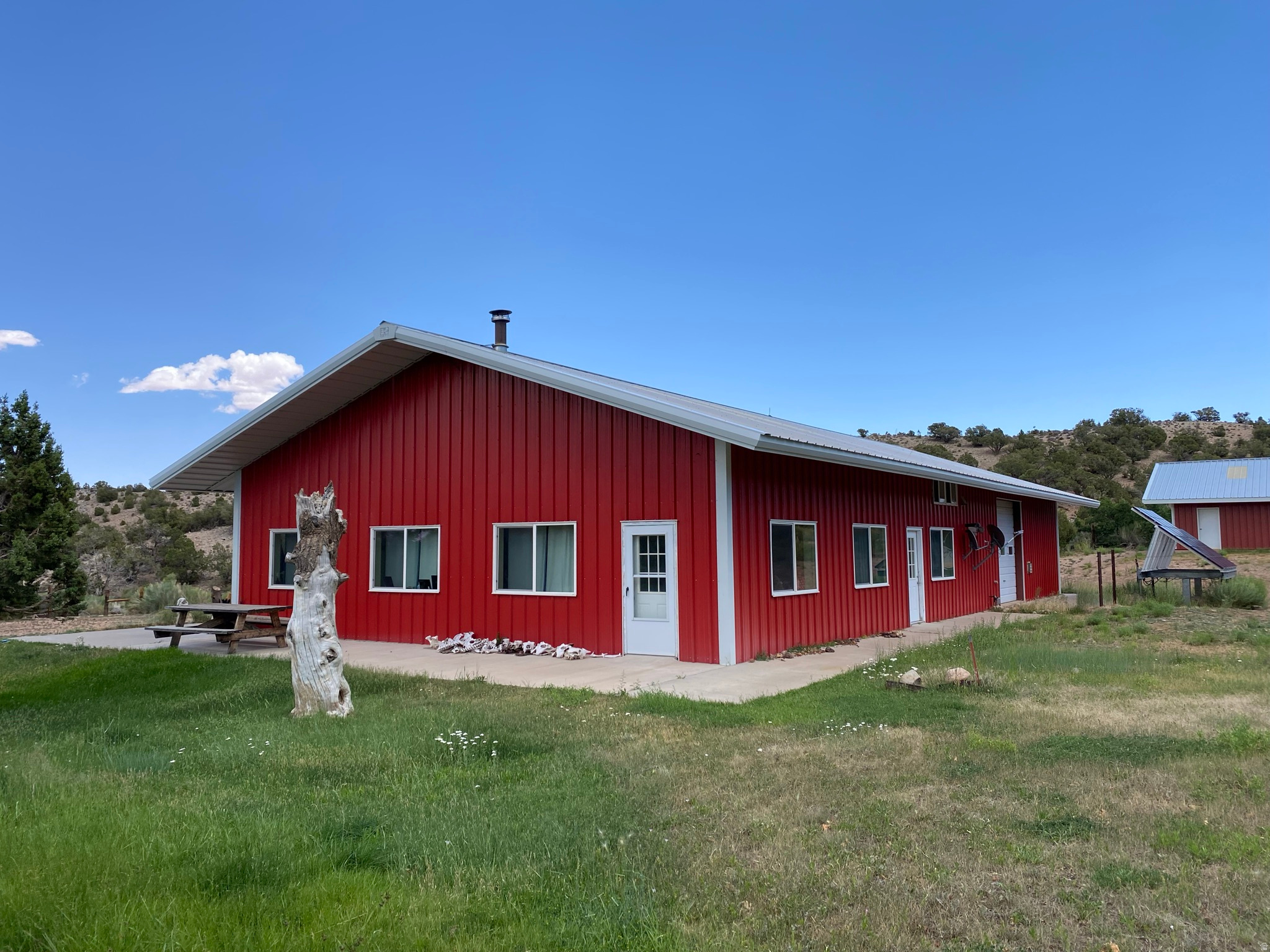 main property photo 6