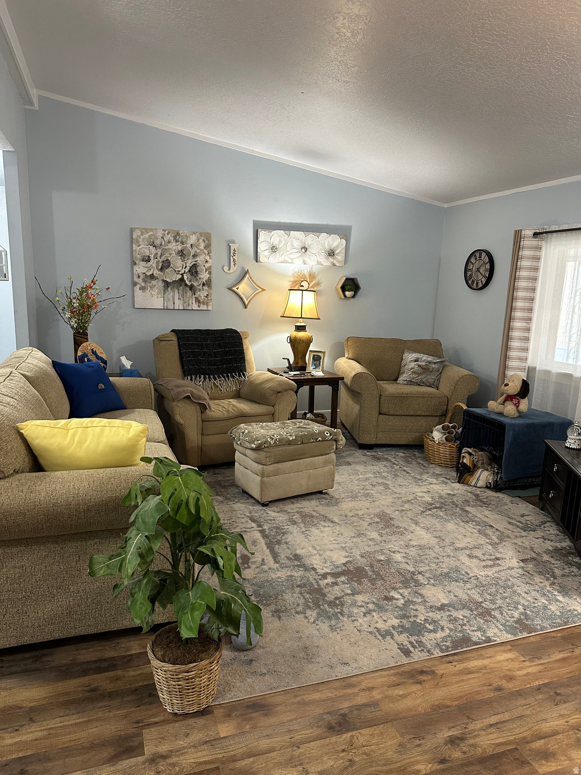main property photo 9