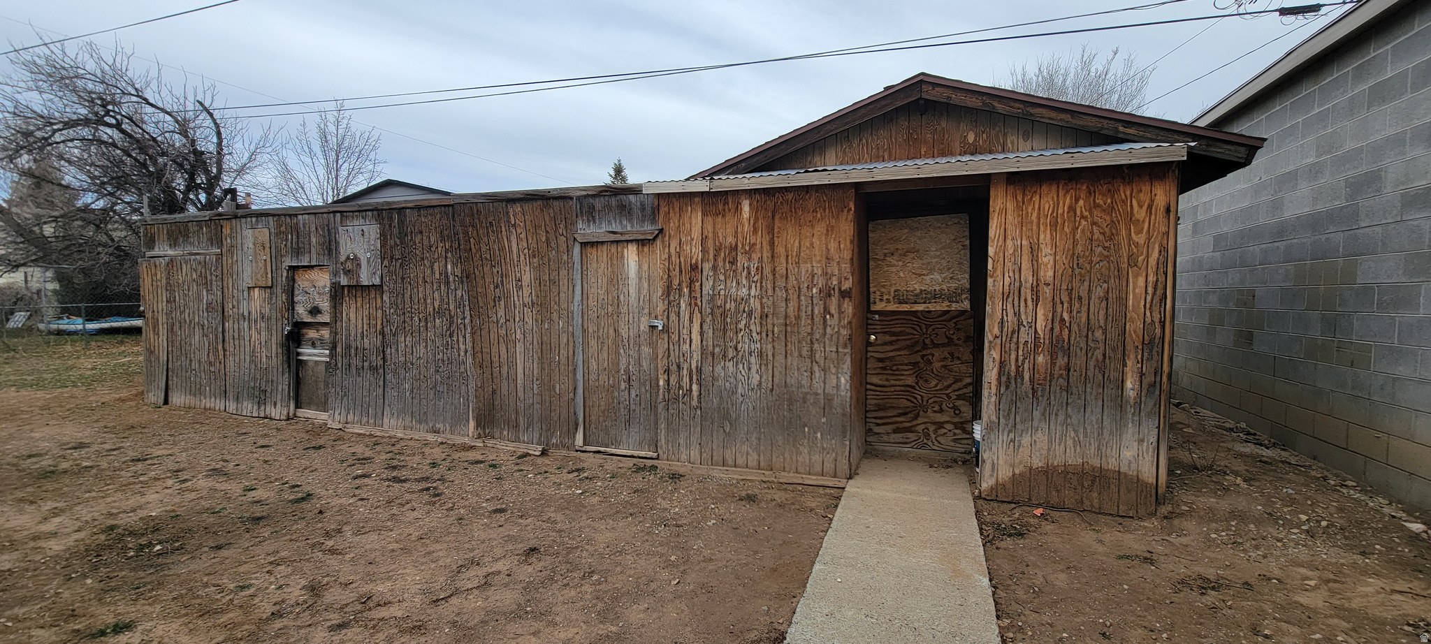 main property photo 31