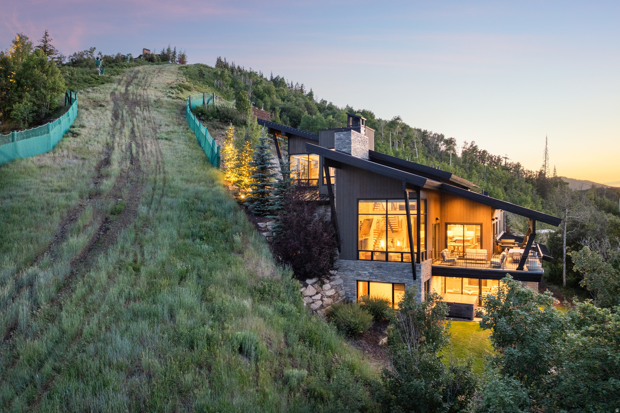 main property photo 48