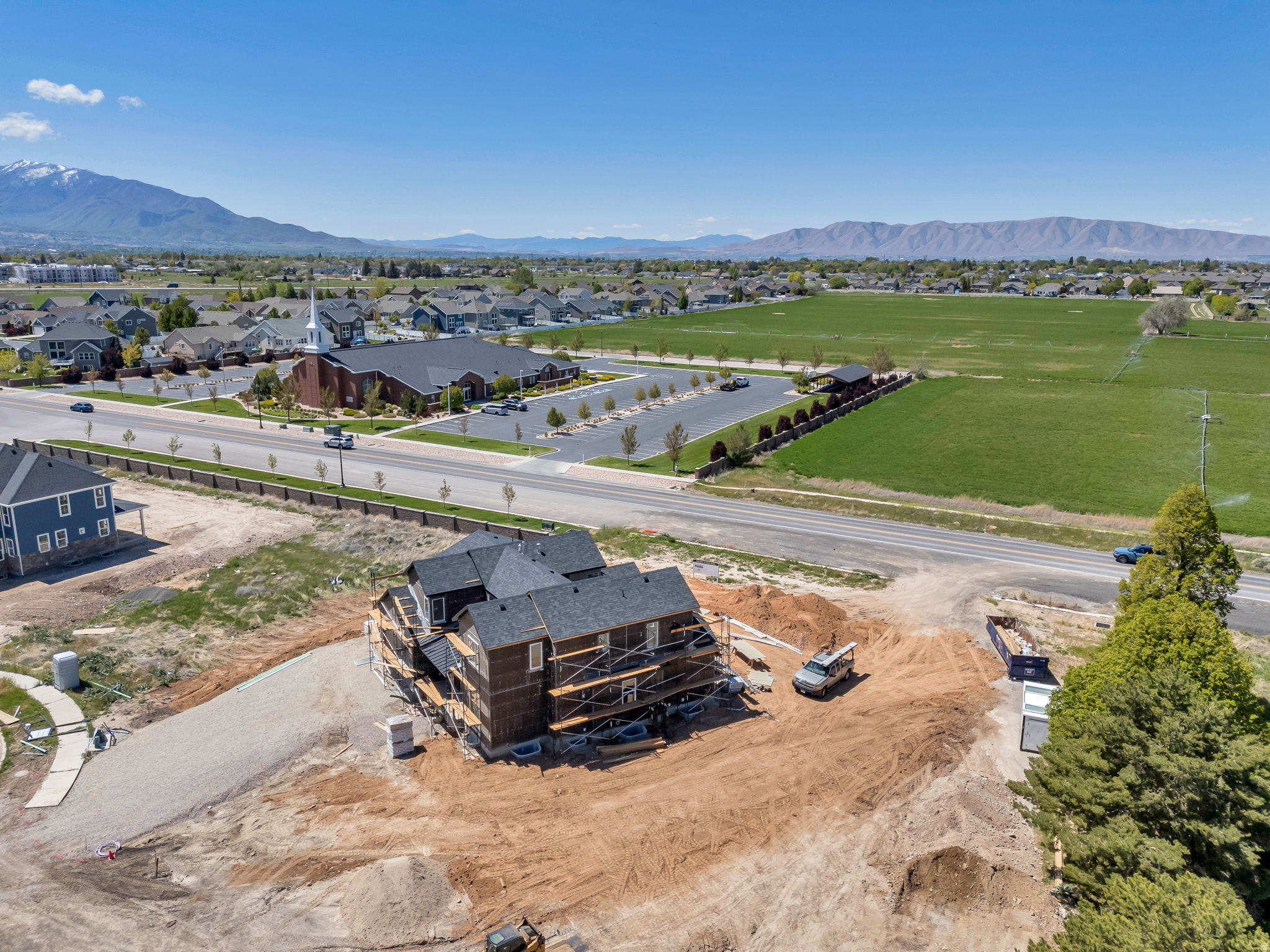 main property photo 8