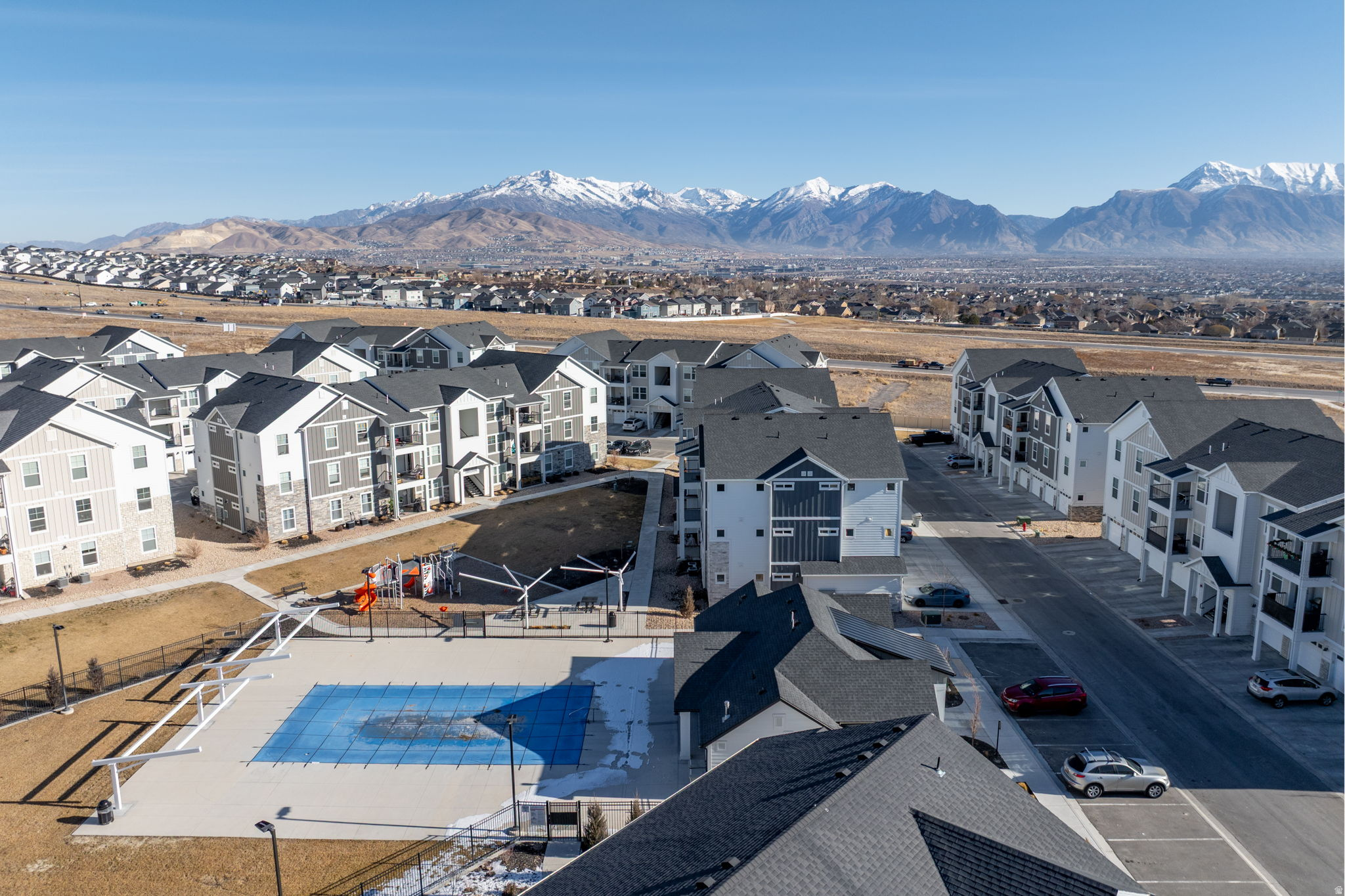 main property photo 30