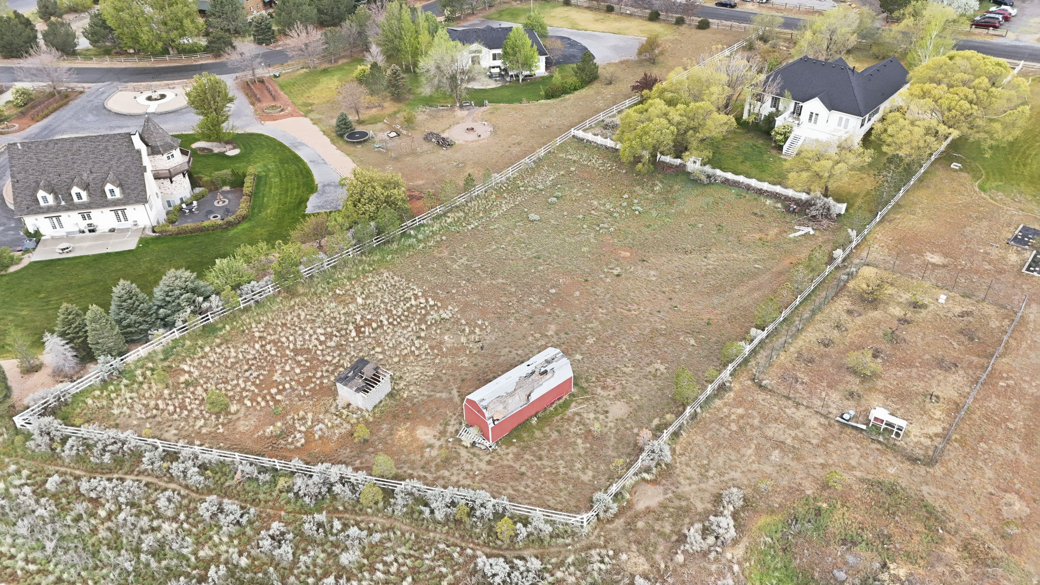 main property photo 40