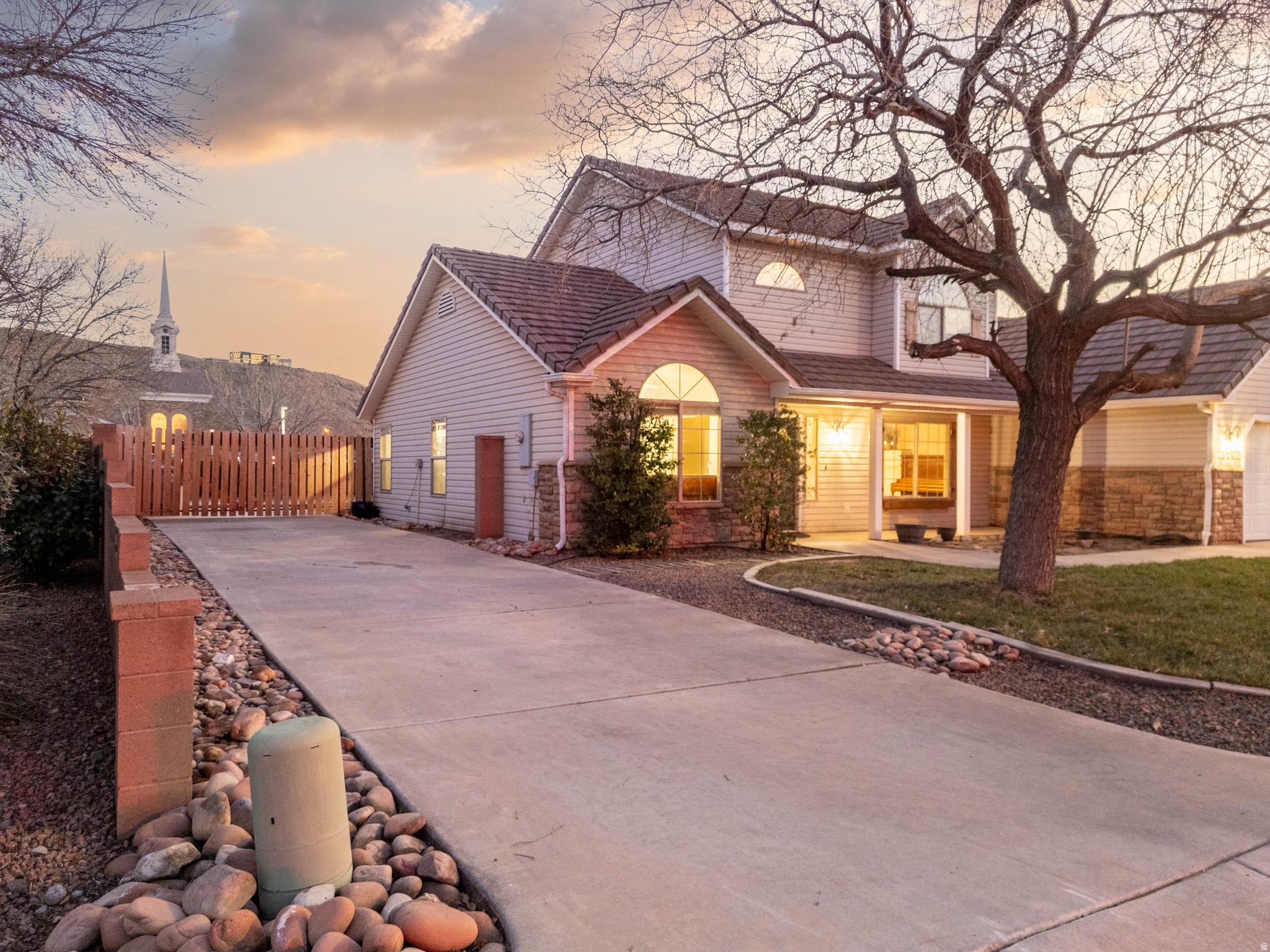 main property photo 30