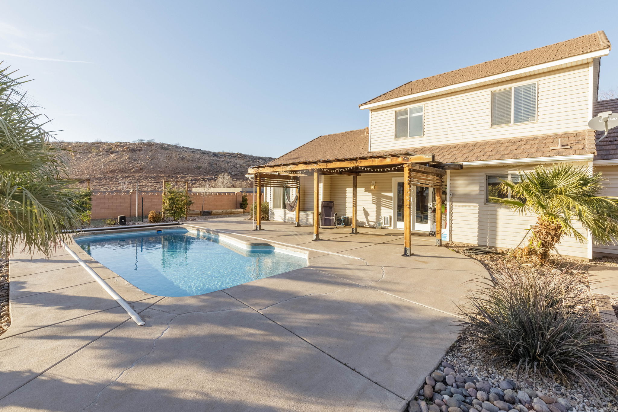 main property photo 4