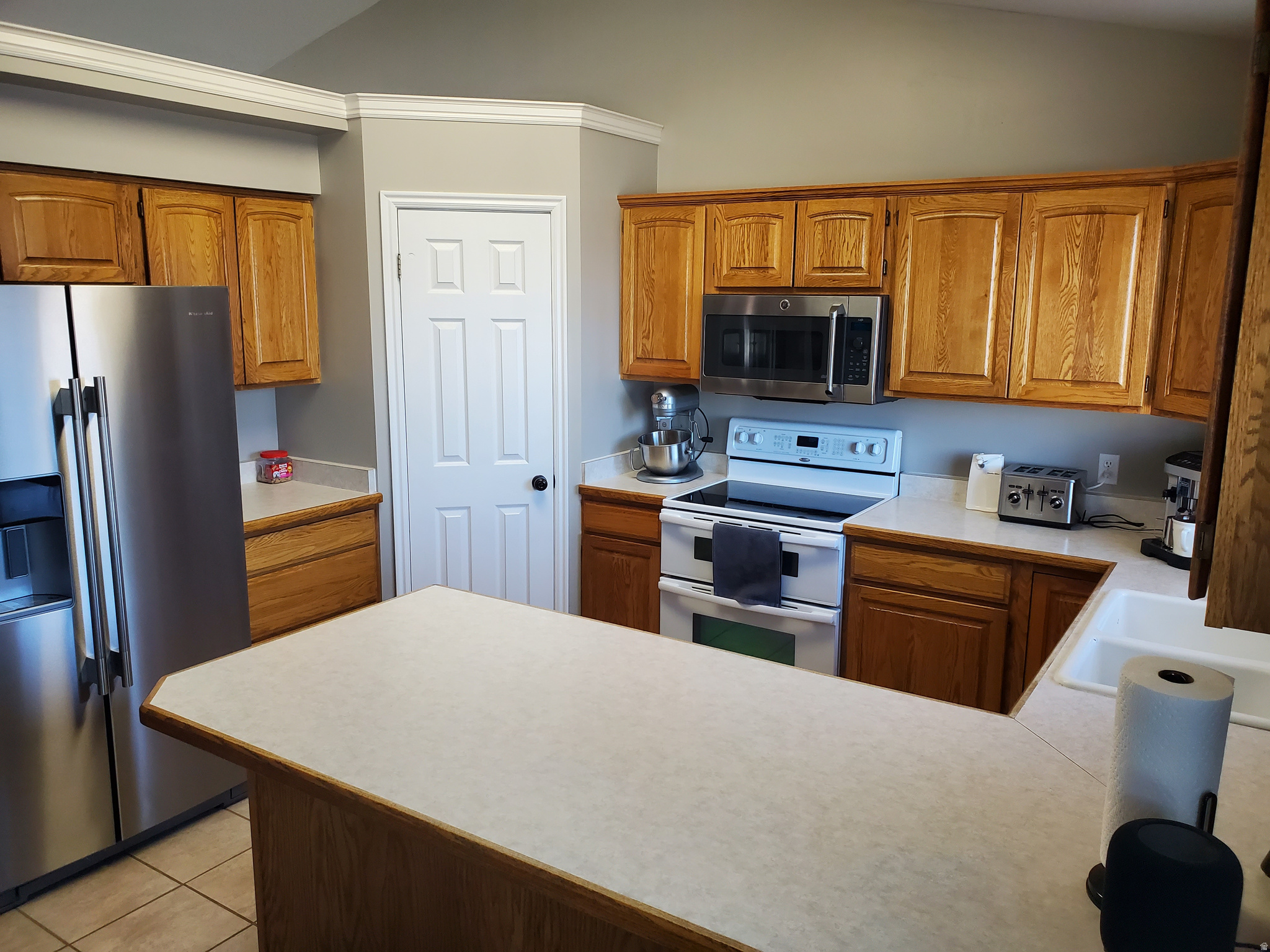 main property photo 6