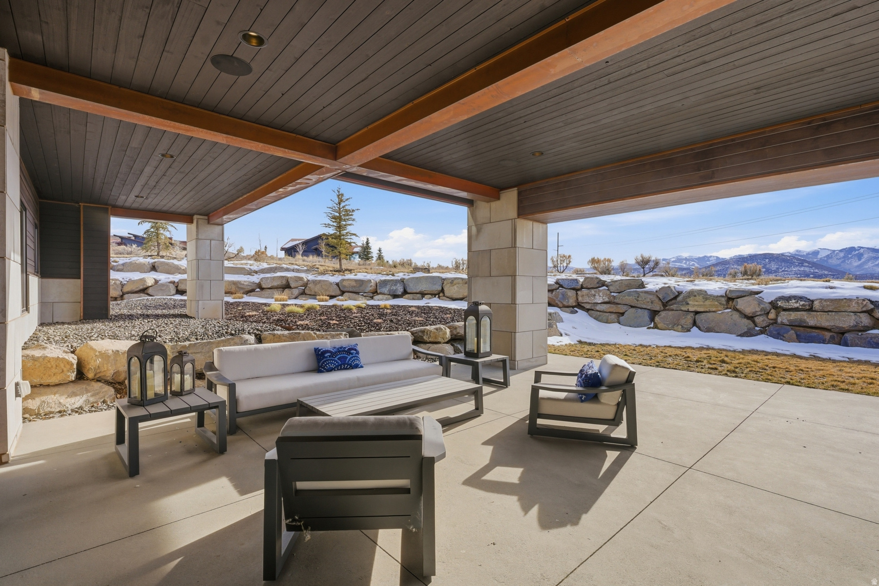 main property photo 94