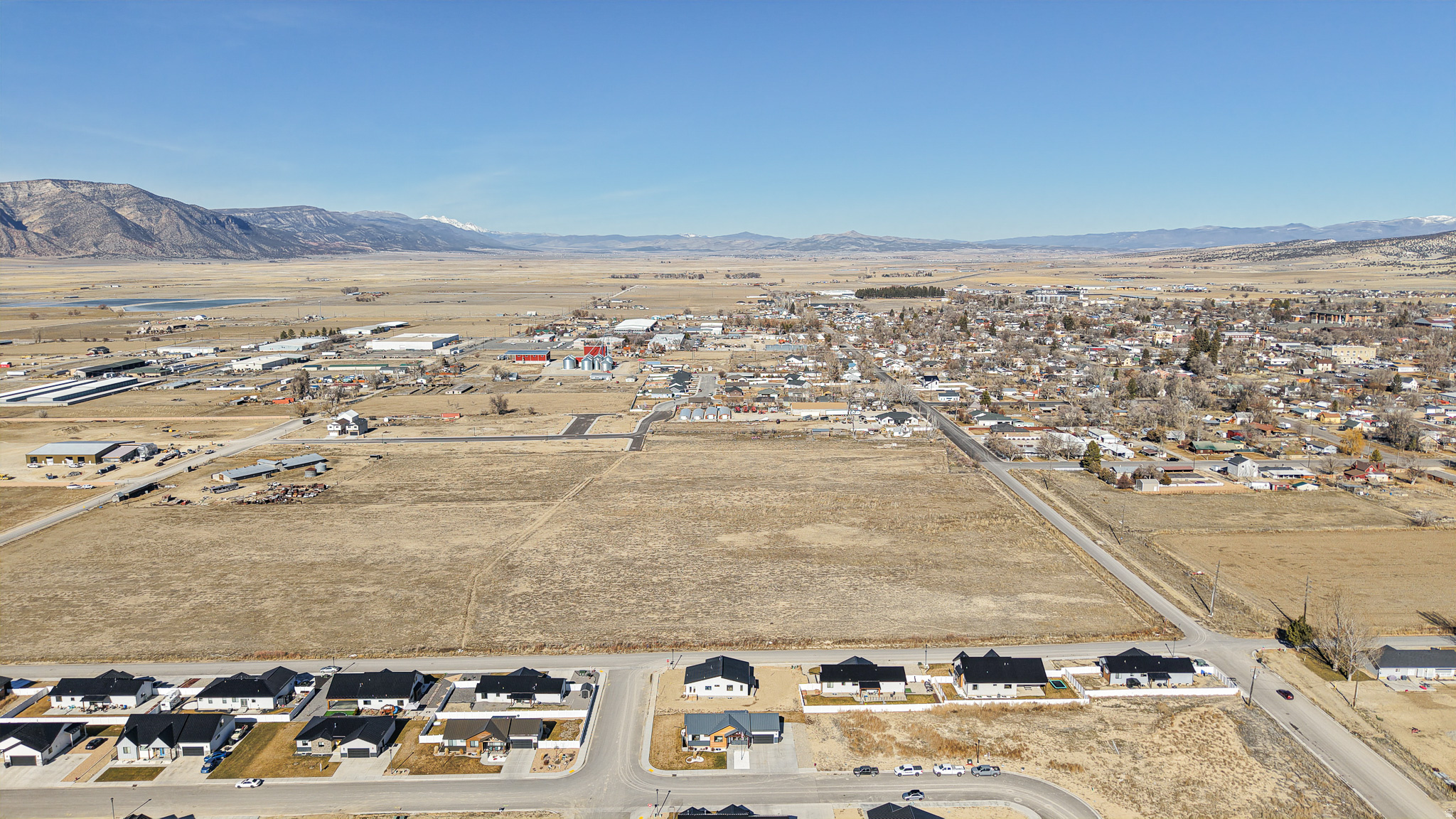 main property photo 37